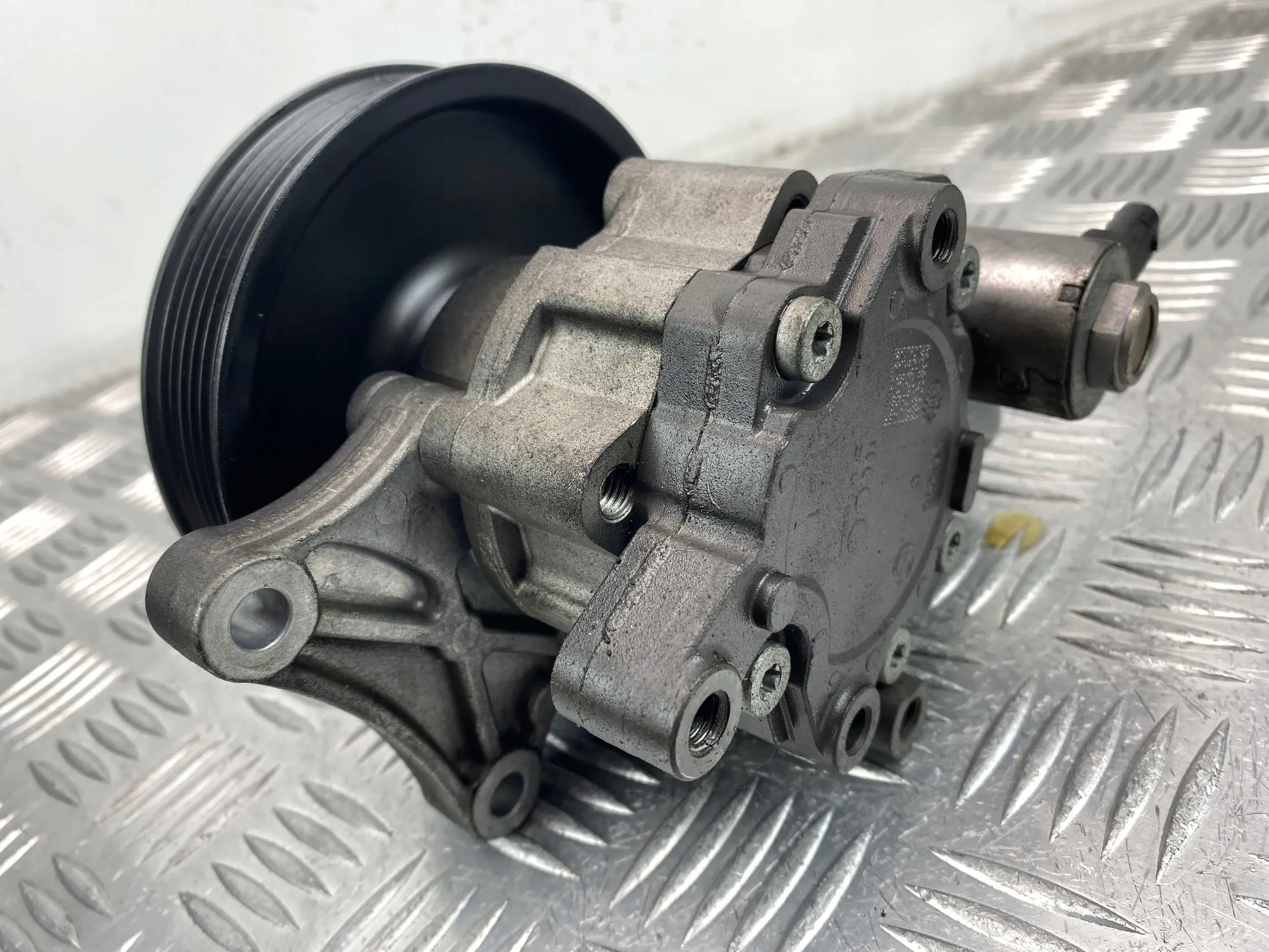 Mercedes C W204 W212 Servopumpe A0064667601 Benzin