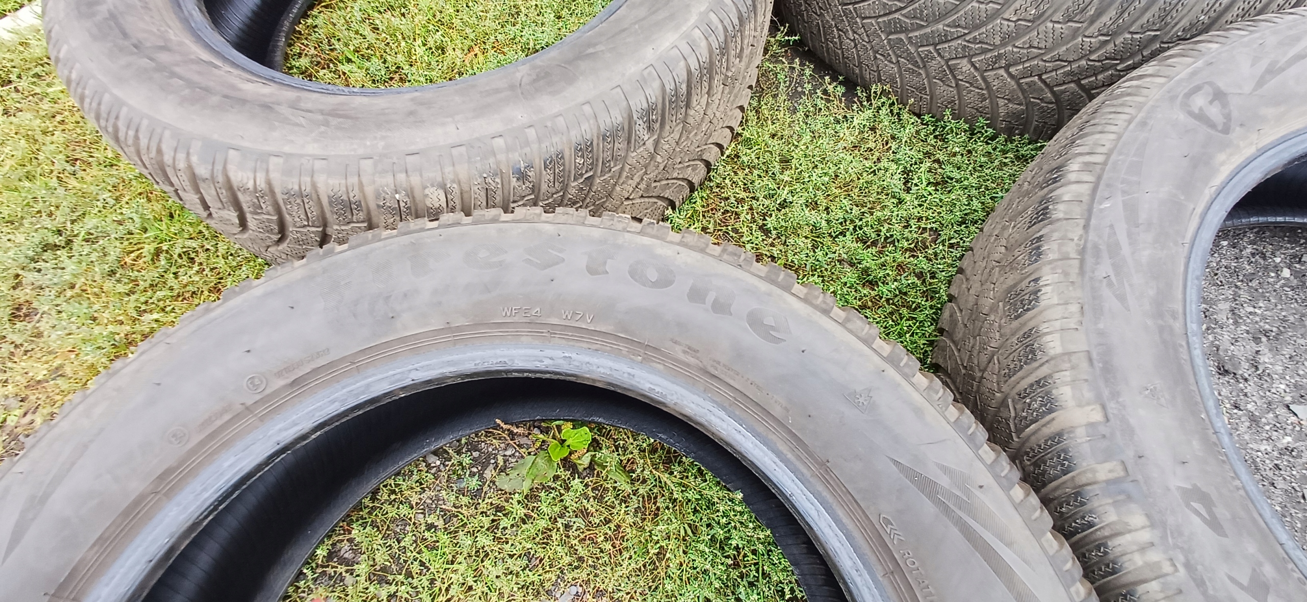 FIRESTONE WINTERHAWK 4 225/60R18 22R tyres winter