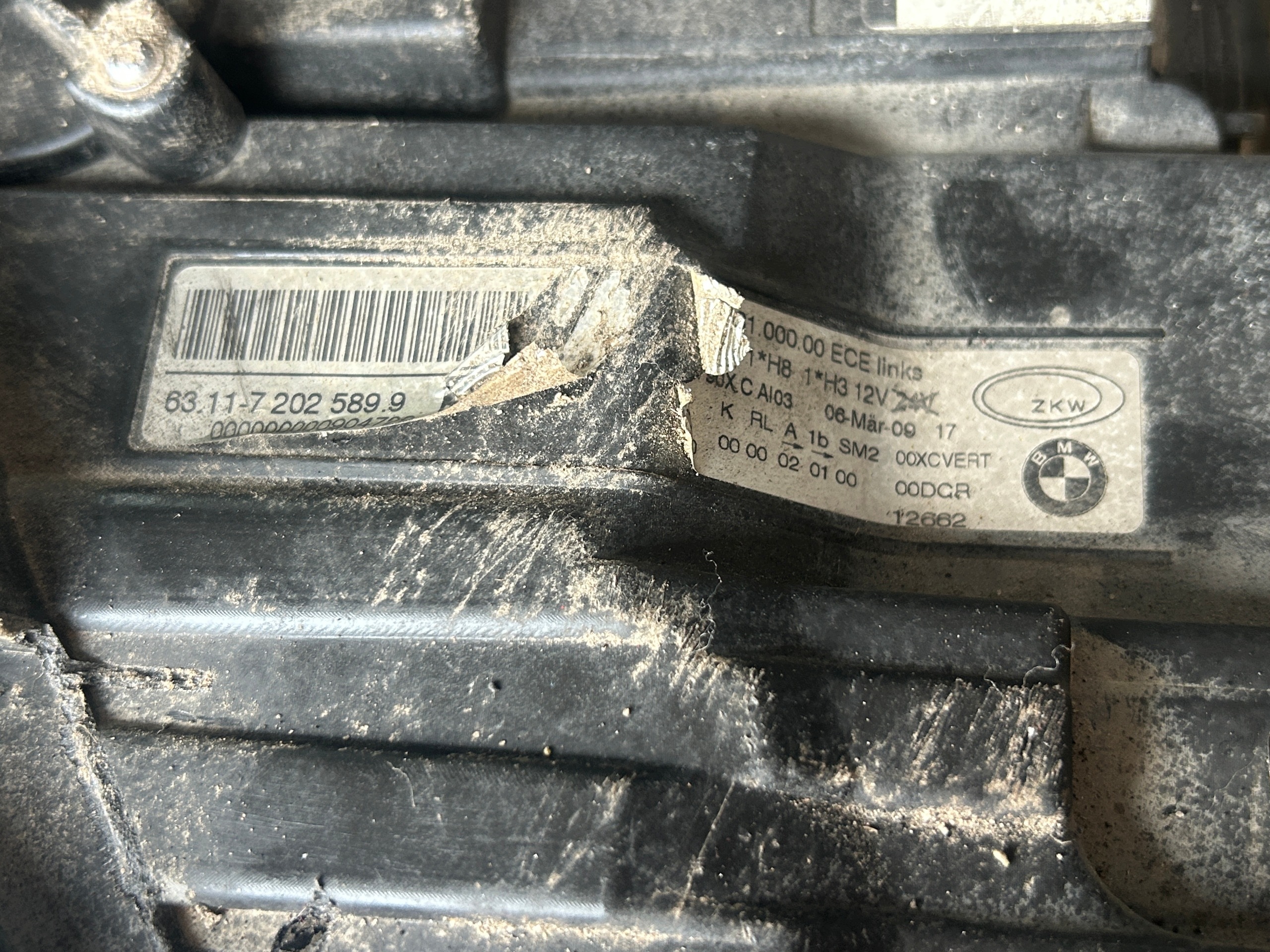 BMW E90 LCI light XENON DYNAMIC left front 7202589