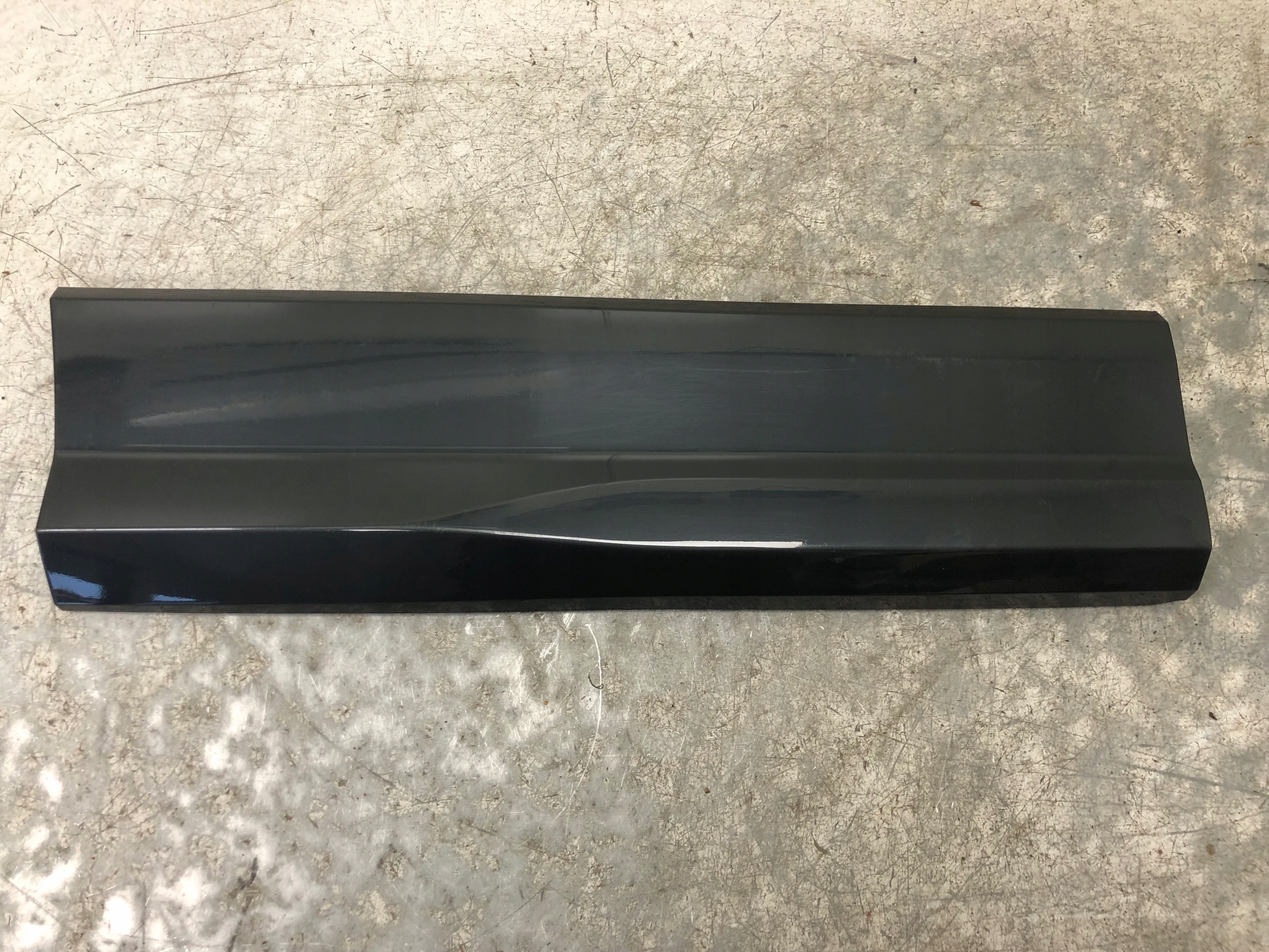 moulding door right rear part AUDI Q2 81A853970B