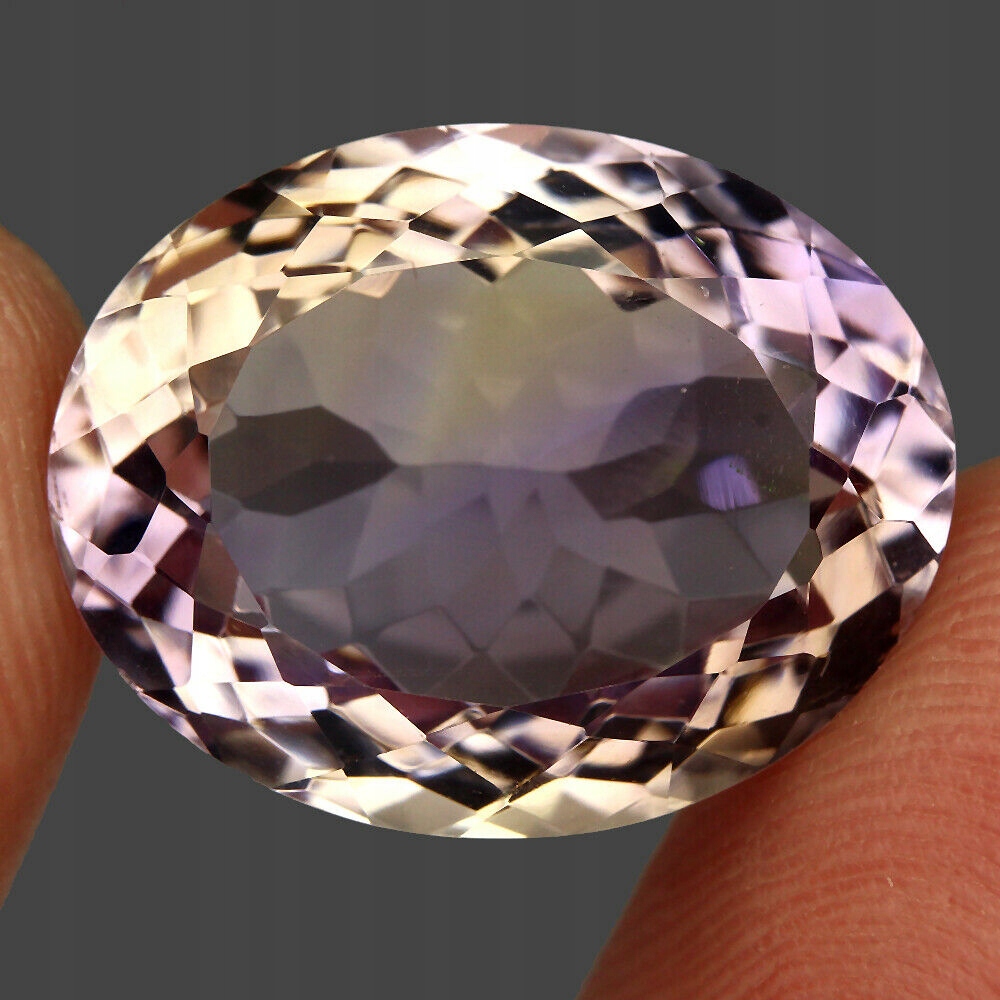 Přírodní kámen ametrin 15.81ct Vvs dvoubarevný