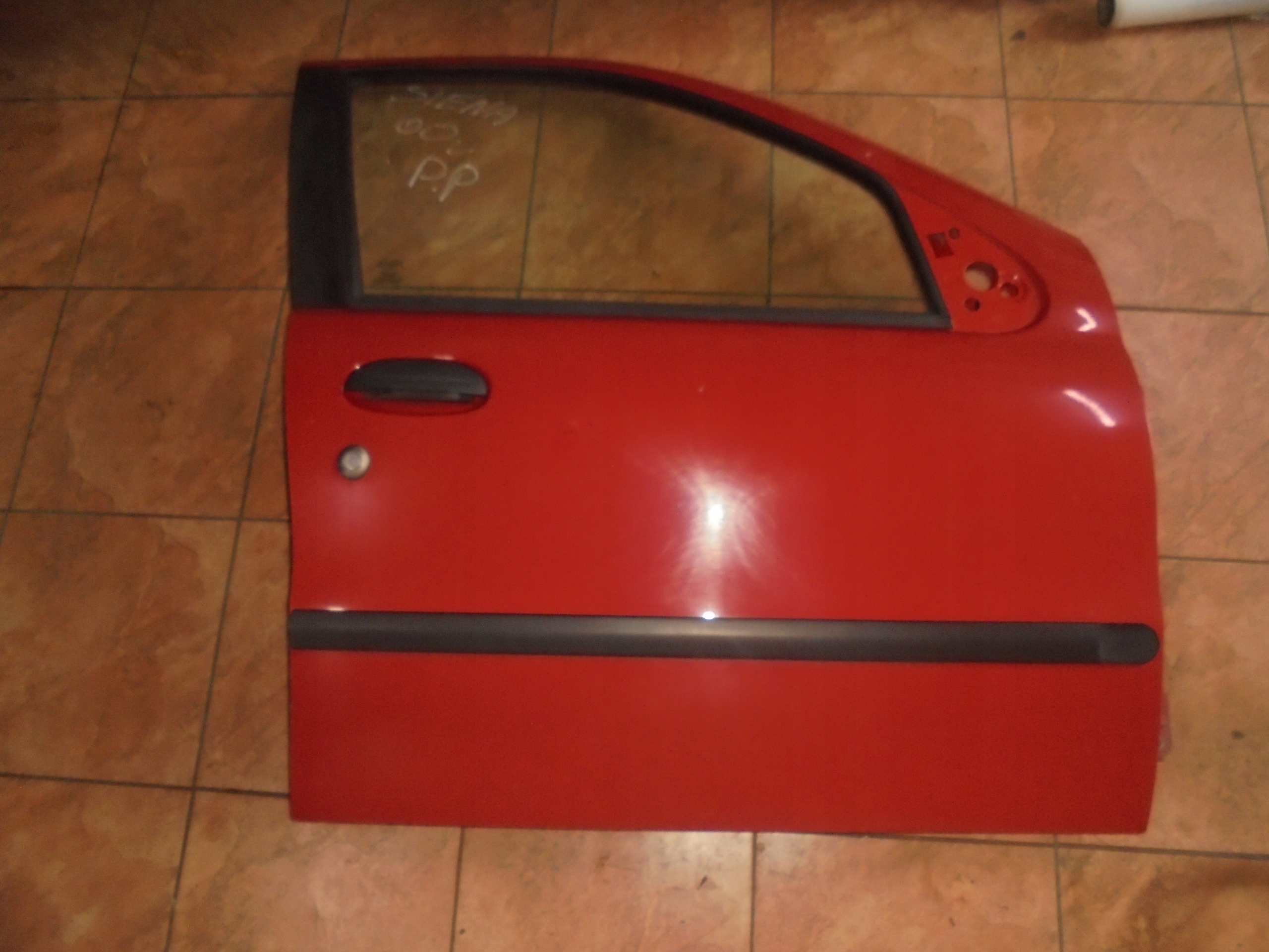 DRZWI PRAWY PRZÓD FIAT SIENA 1.2B 00'