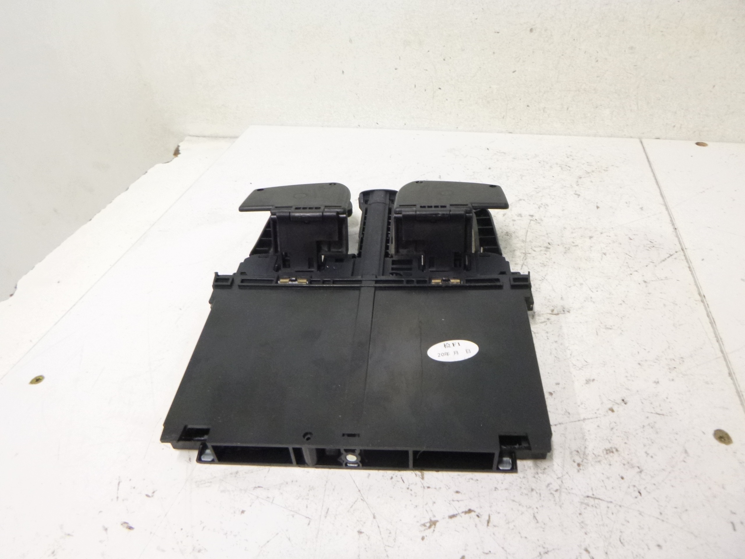 Kieszen passenger compartment plato for drinks CUP HOLDER VW GOLF IV 4 BORA 1997–2006