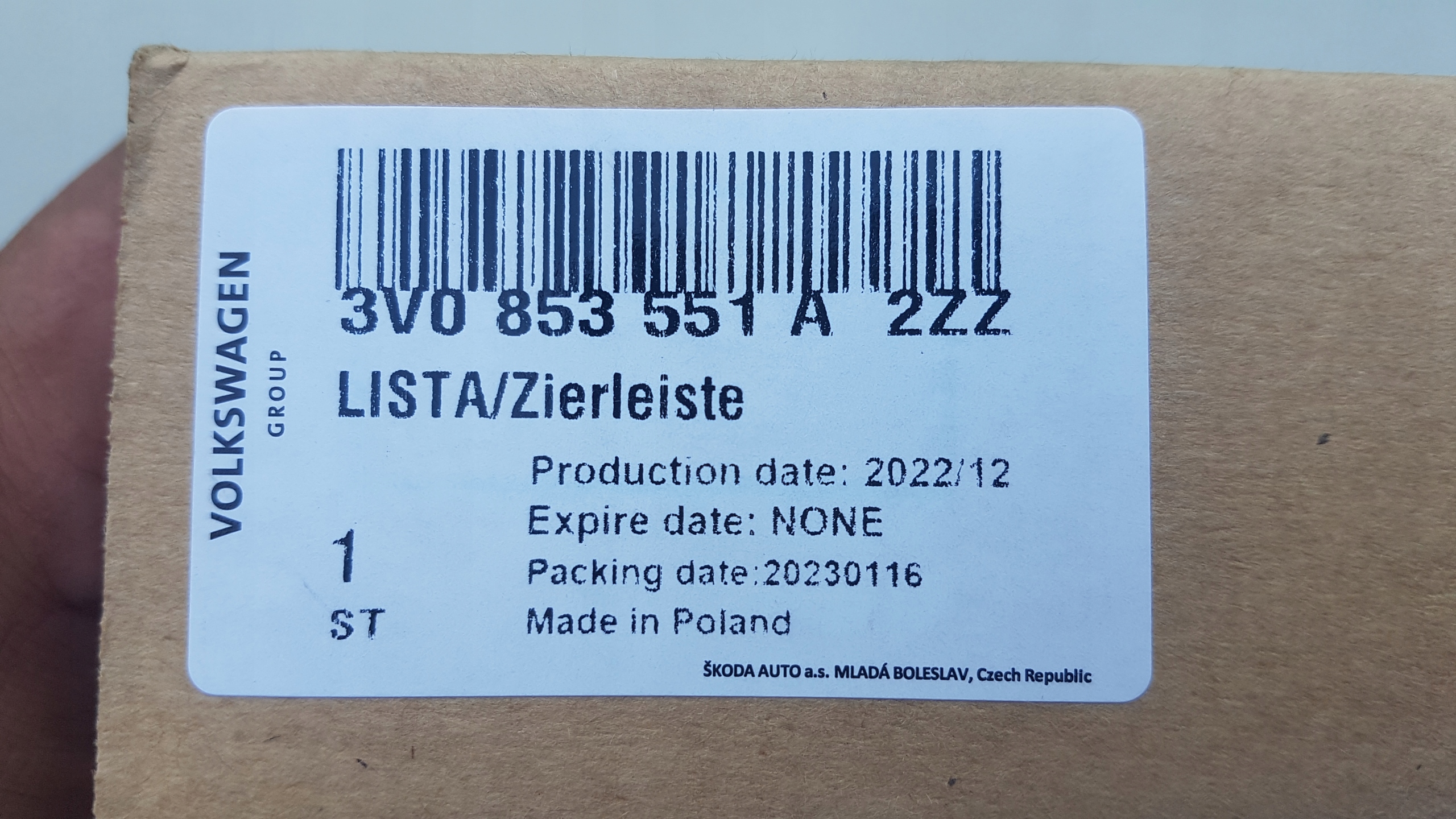 LISTWA OZDOBNA ZDERZAKA PRZÓD CHROM SKODA SUPERB 3 Strona zabudowy przód