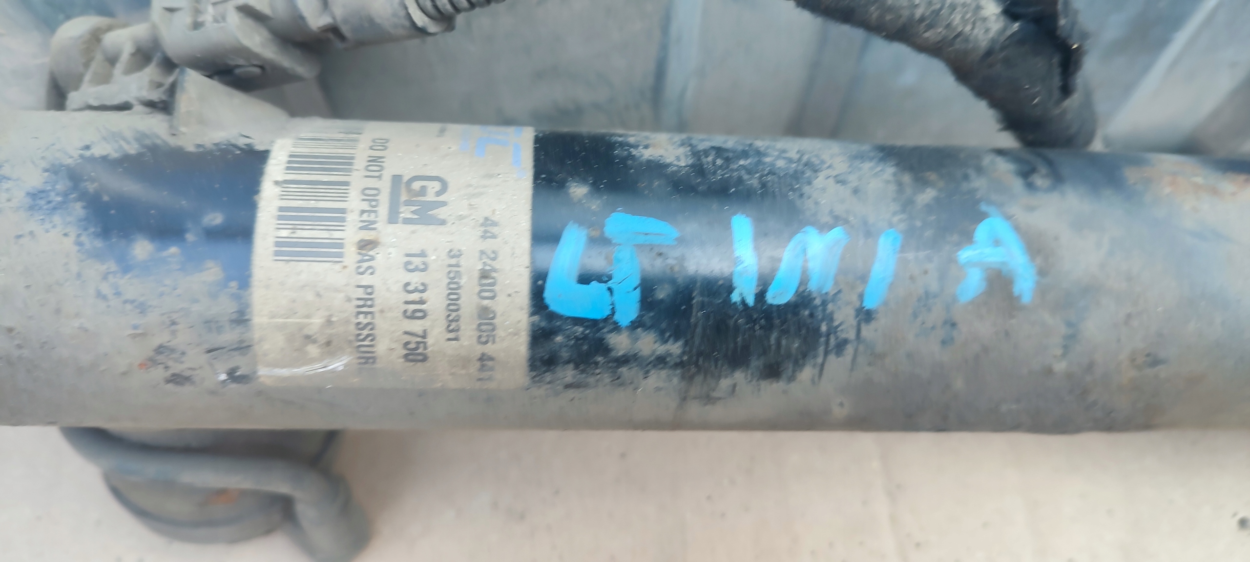 shock absorber left rear part left rear Opel Insignia A IDS 13319750