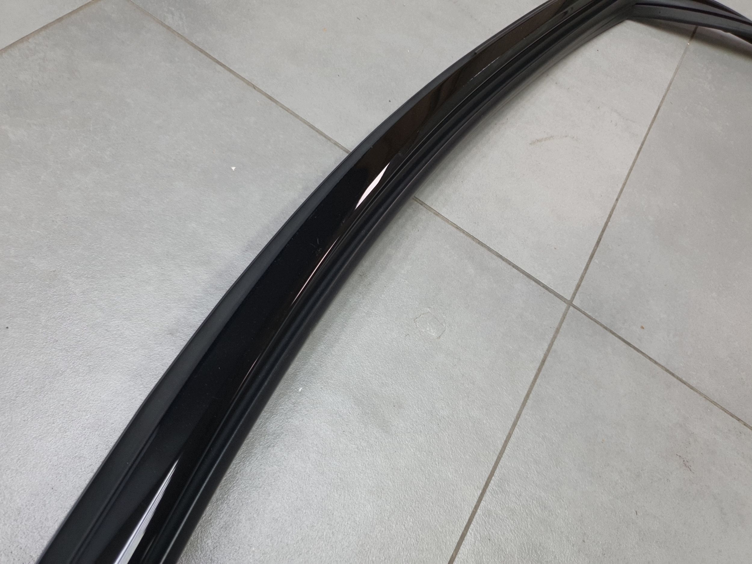 Audi SQ6 e-tron moulding door front right prowadnica 85H837432A