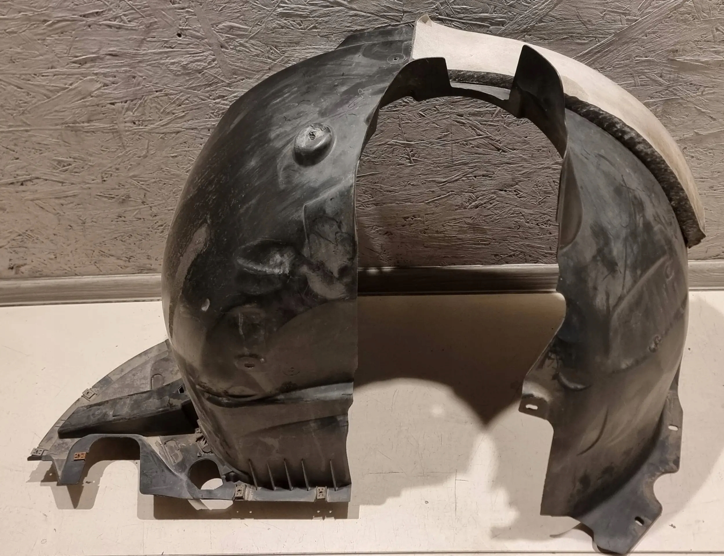 Audi A1 2019 Перед сторона права Підкрильника