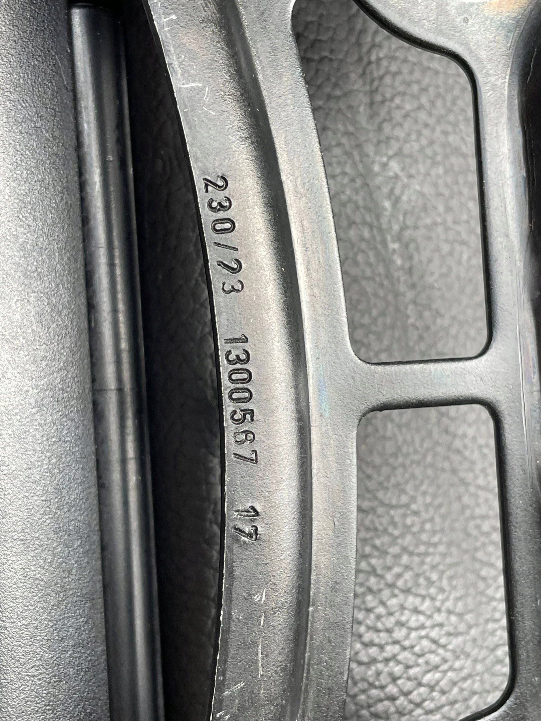 MERCEDES-BENZ GLC X253 C253 armrest rear 1300567 !J