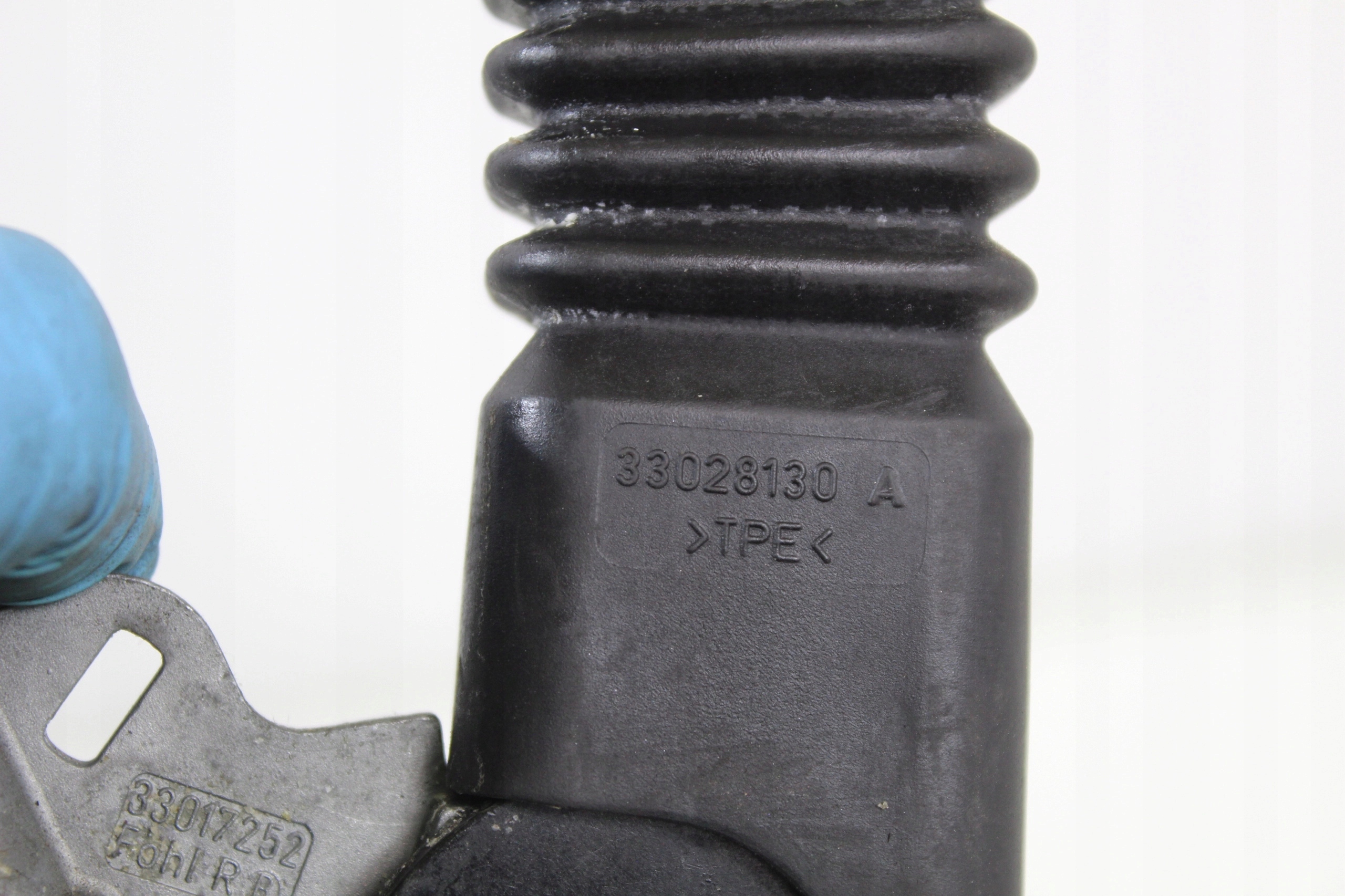 натяжитель ремень безопасности правый перед BMW X3 E83