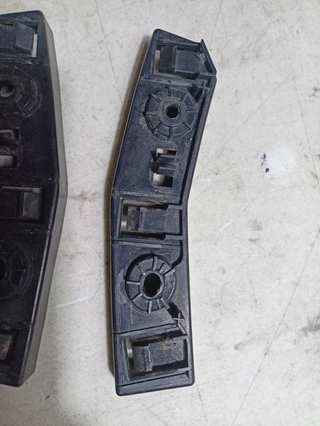 Support Support plaque Pare choc Avant Jeep Cherokee 5 2014 68138374AC