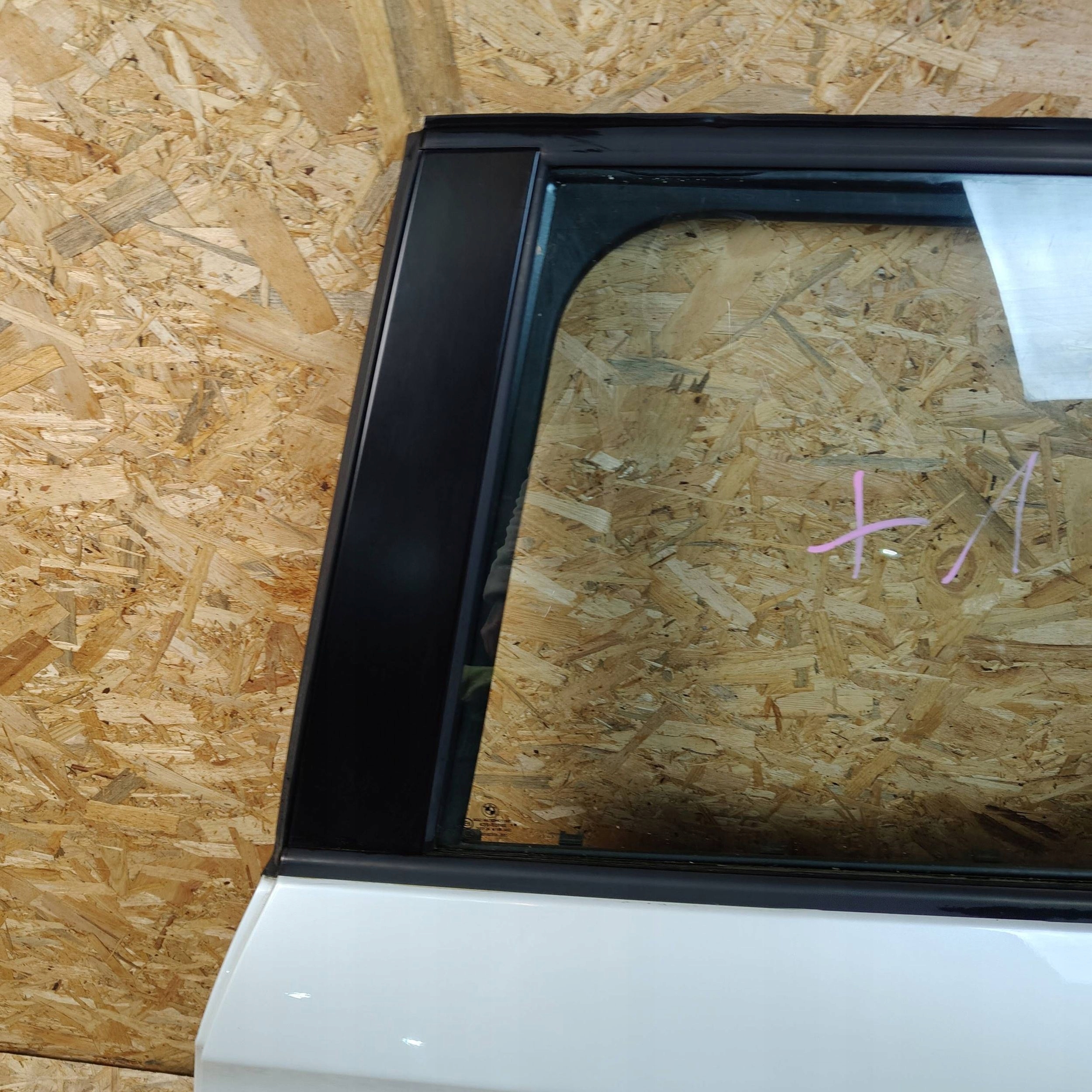 door rear. rear part side left BMW X1 E84 biala perla