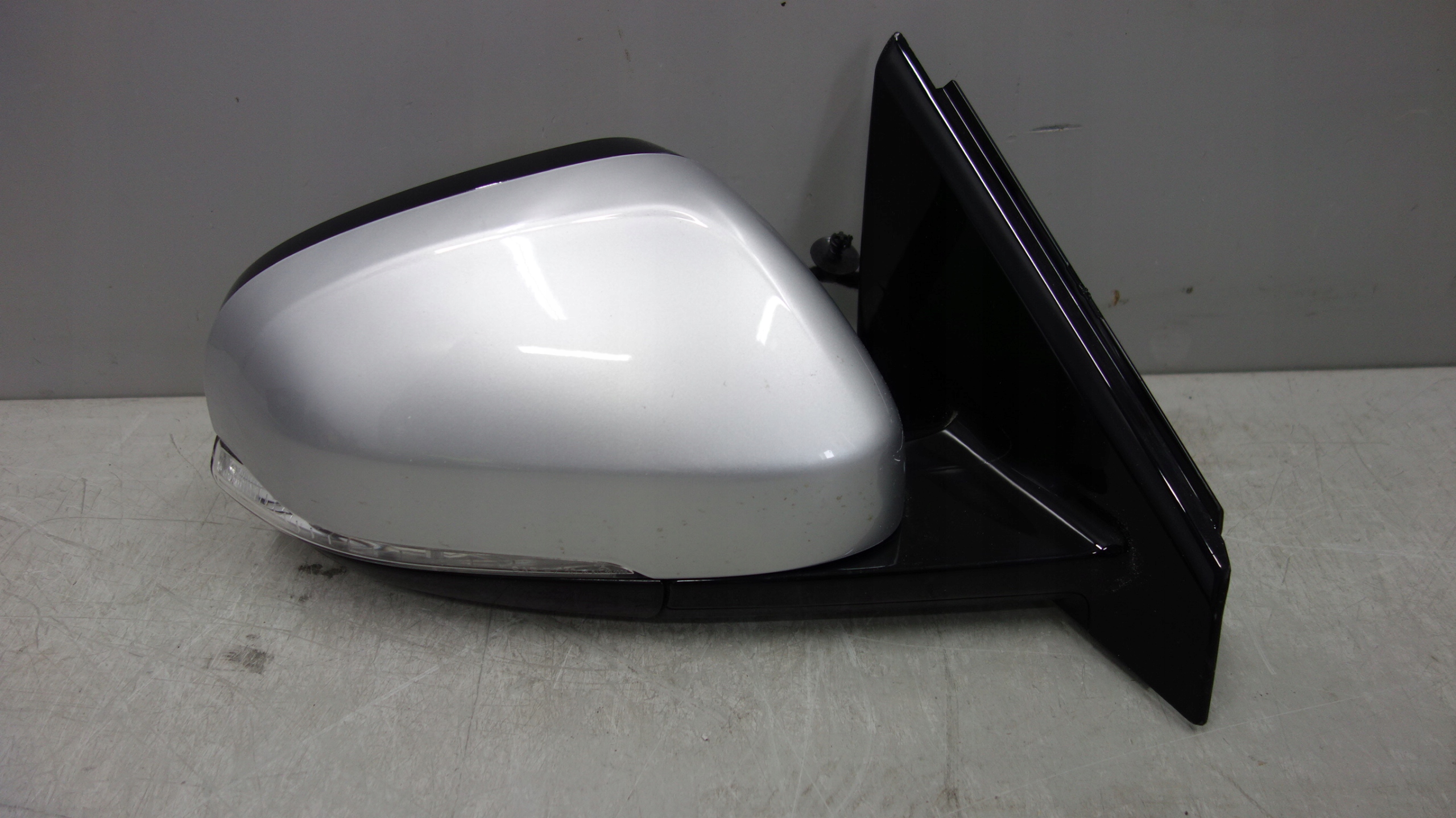 volvo V40 зеркало правое 8PIN r Design