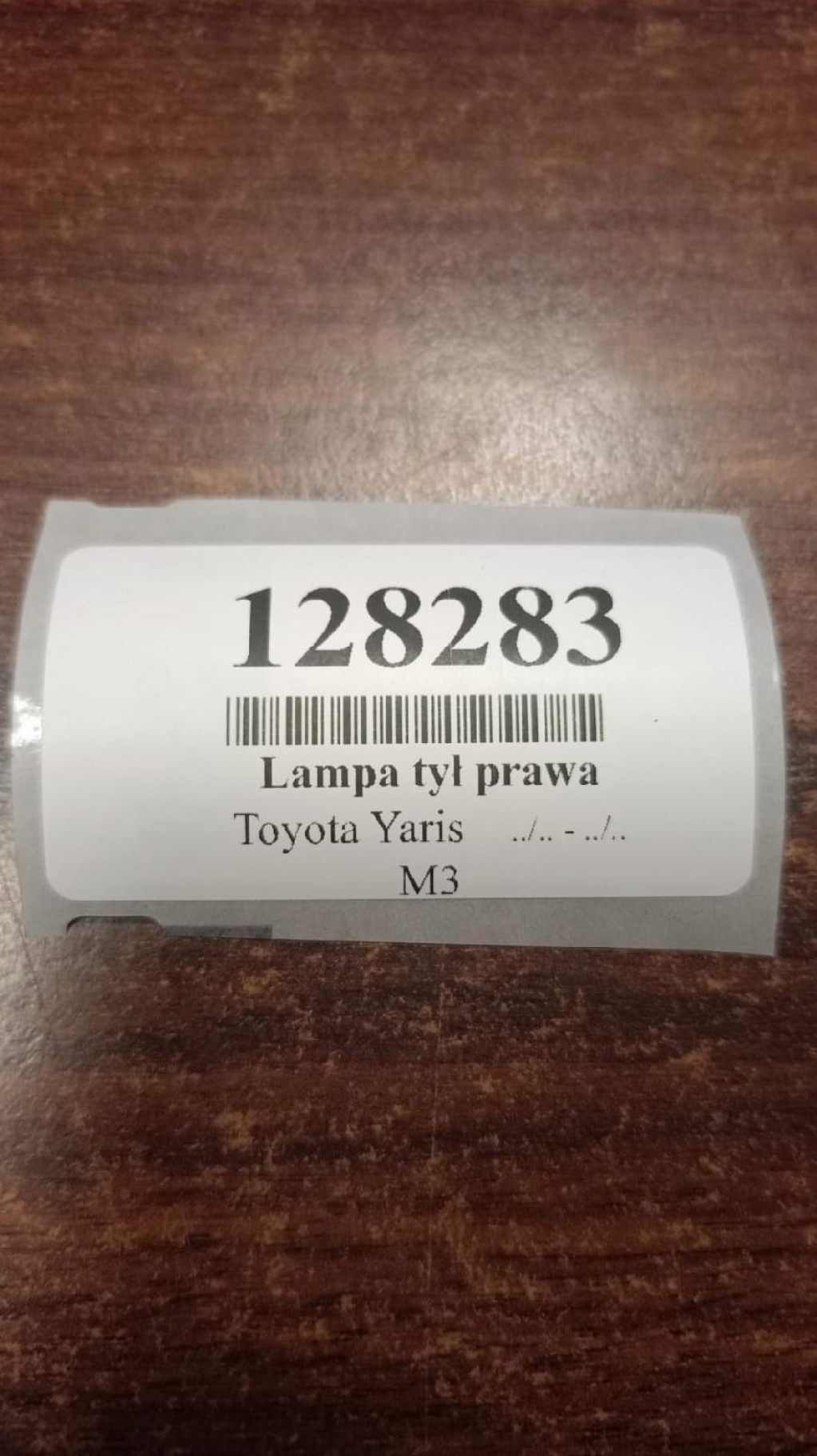 TOYOTA YARIS and light right rear part