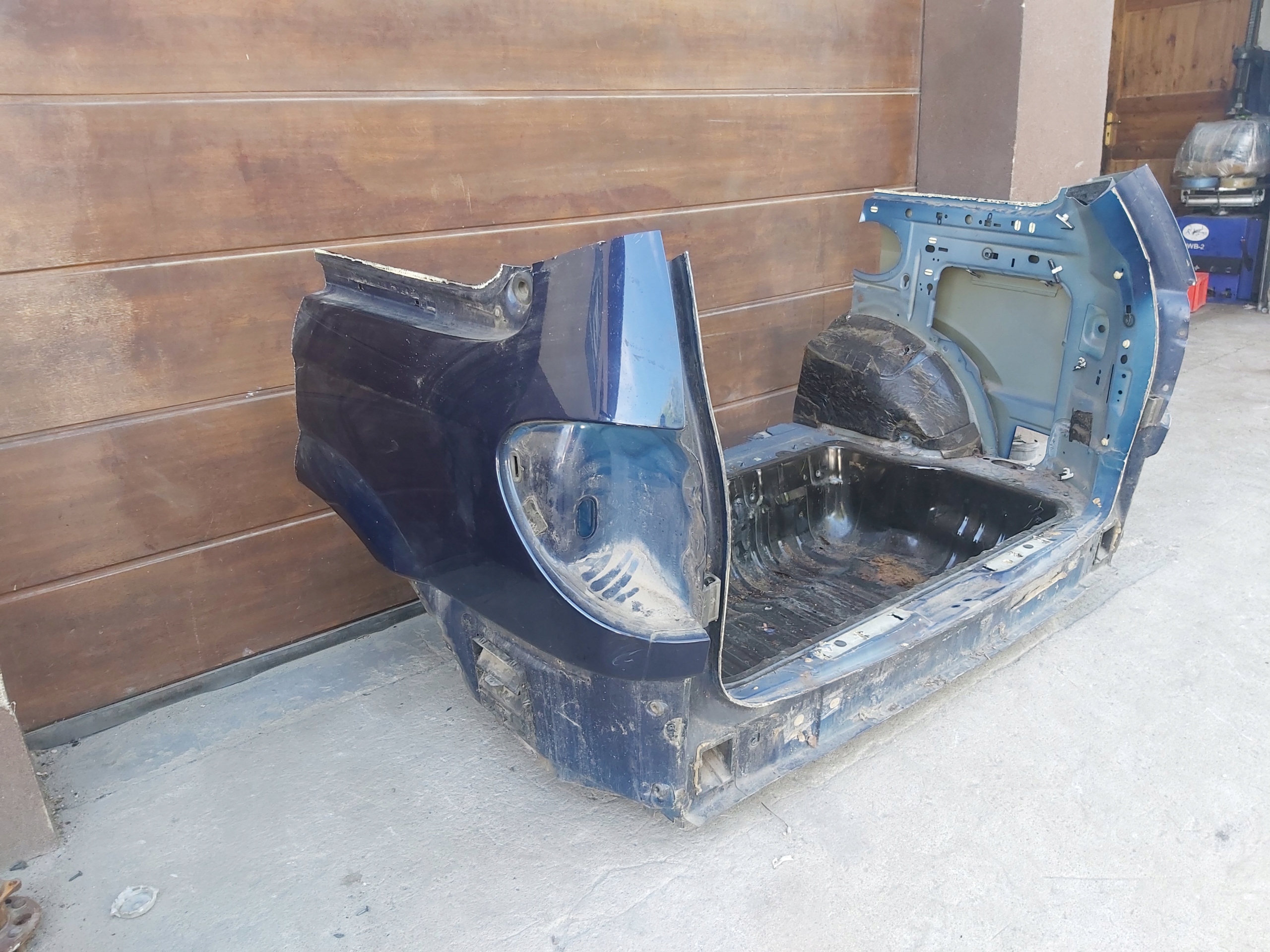 CHRYSLER VOYAGER IV pas tylny podłoga dupa błotnik