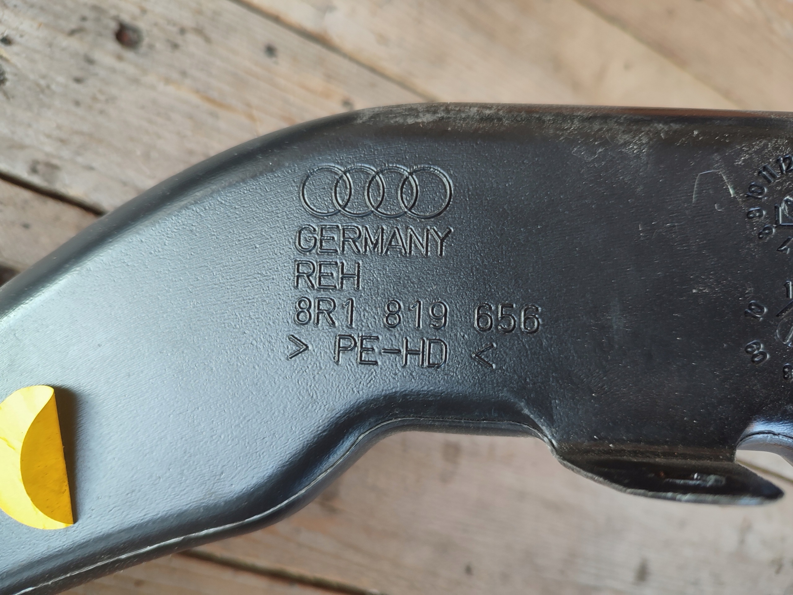 drain air AUDI Q5 8R 8R1819656