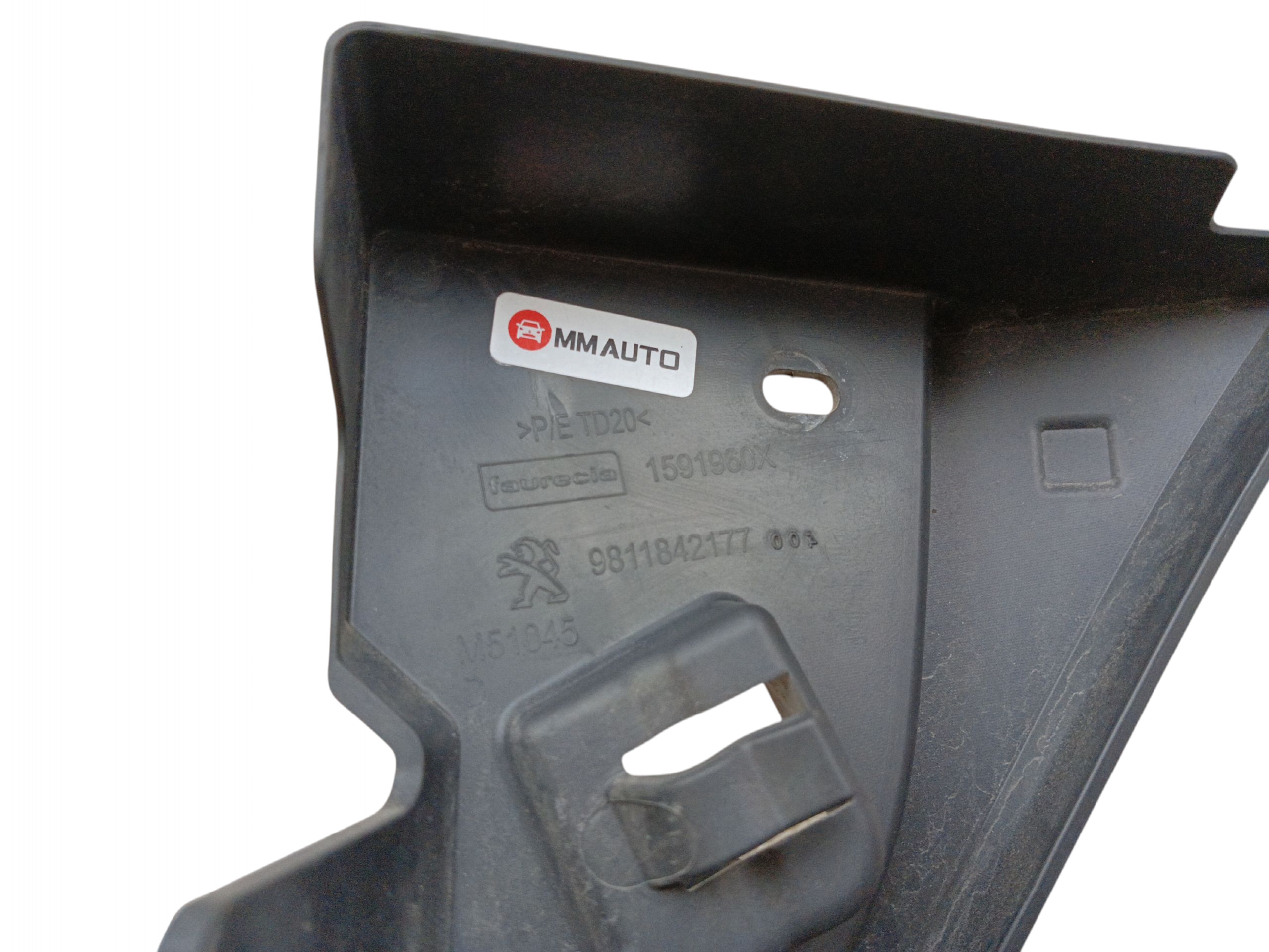 bumper bracket right front EXPERT III JUMPY III PROACE II 9811842177