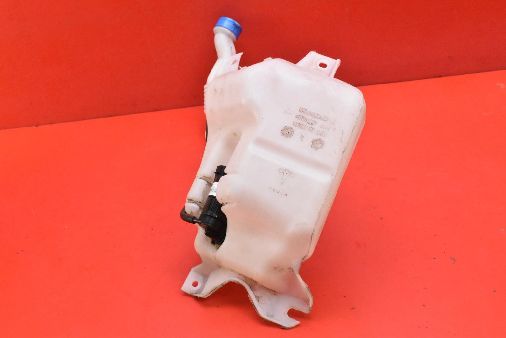 washer fluid tank 1005400-00-B TESLA MODEL S P85D AWD 12-20