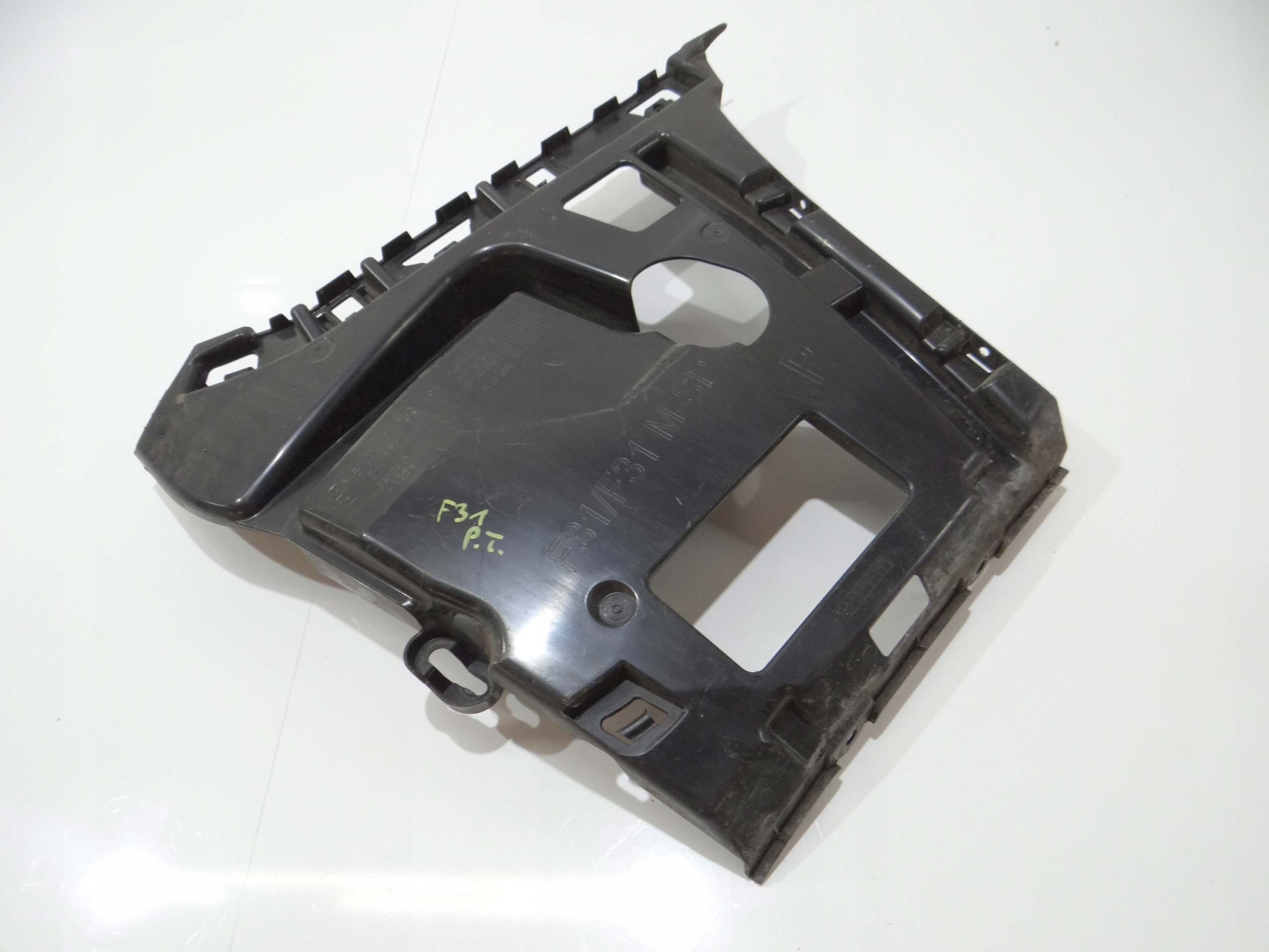 bumper bracket right rear part BMW F31 7260464