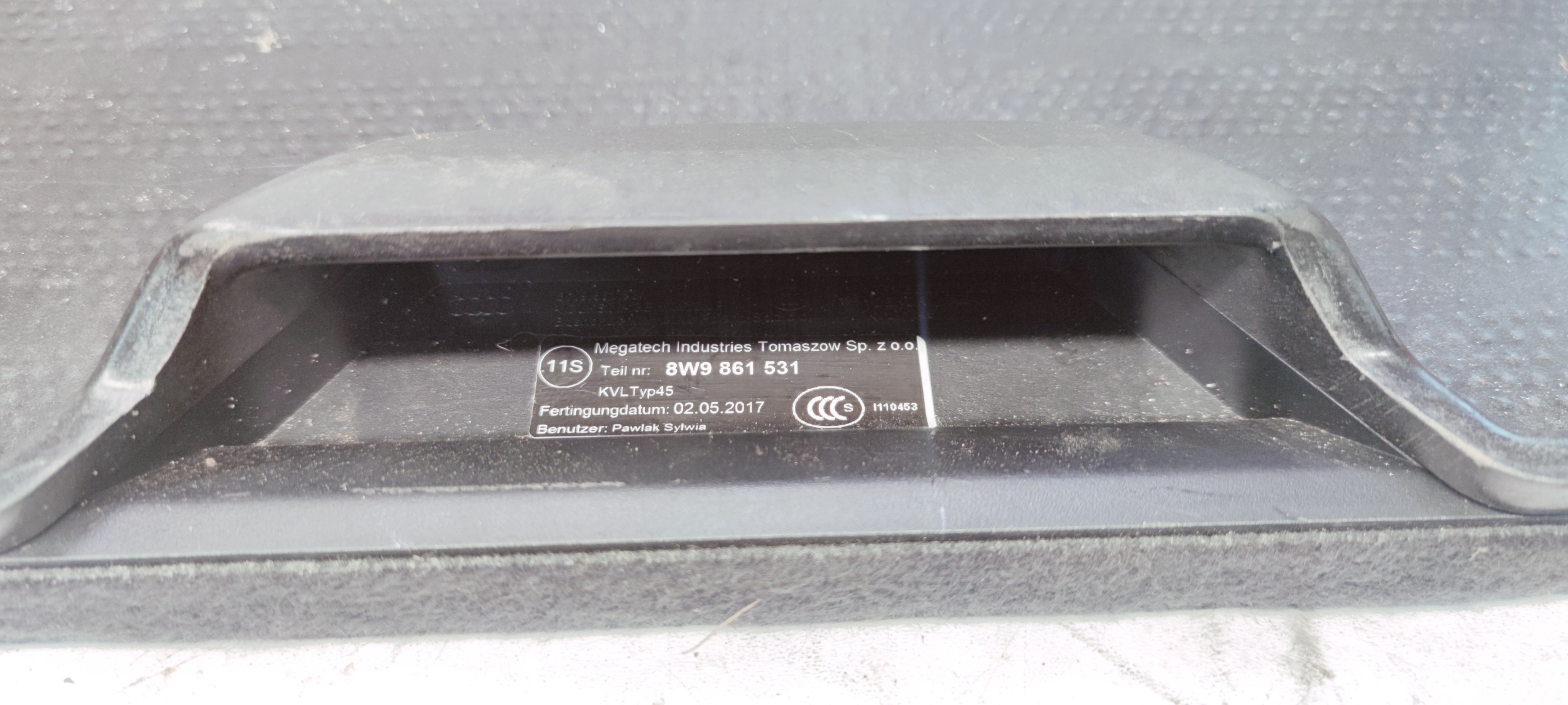 floor boot carpet AUDI A4 B9 AVANT 8W9861531