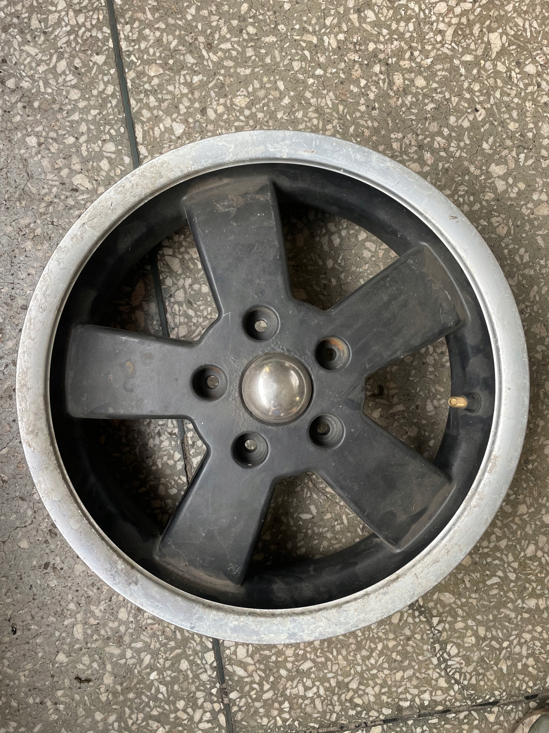 Vespa GTS 12 дюймов обод оригинальный черный