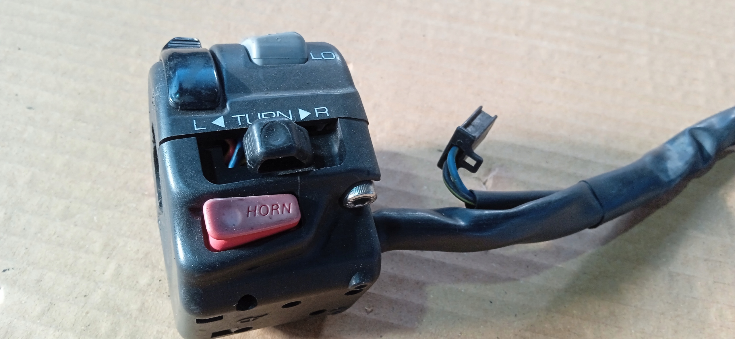 YAMAHA XJ FZR 600 TDM ПЕРЕКЛЮЧАТЕЛИ ЛЕВЫЙ XT ПЕРЕКЛЮЧАТЕЛЬ