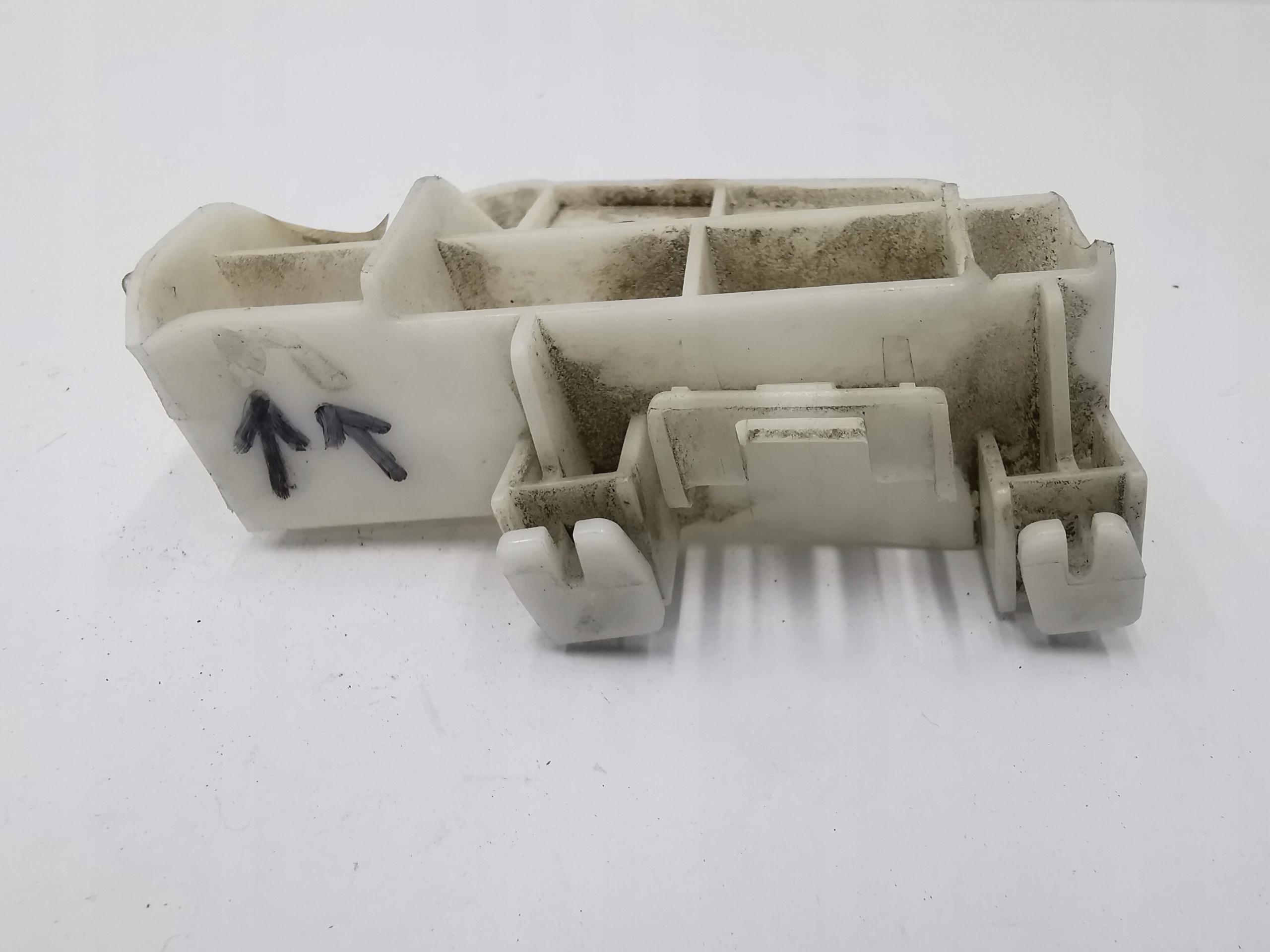 bumper bracket left rear part TOYOTA COROLLA E17 E18 / 52563-02220