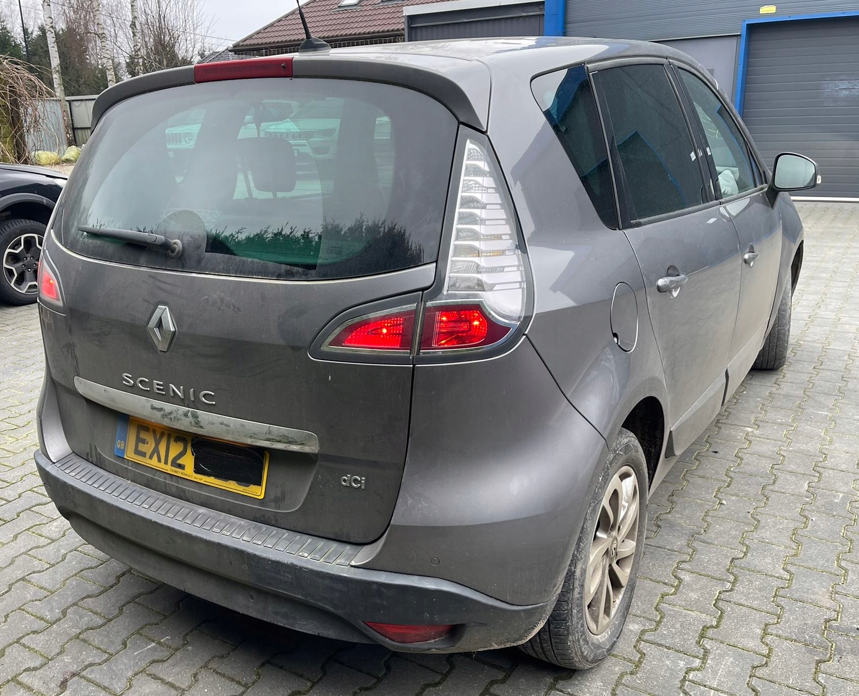 SCENIC III KLAPA BAGAZNIKA MASKA KOLOR TEKNG