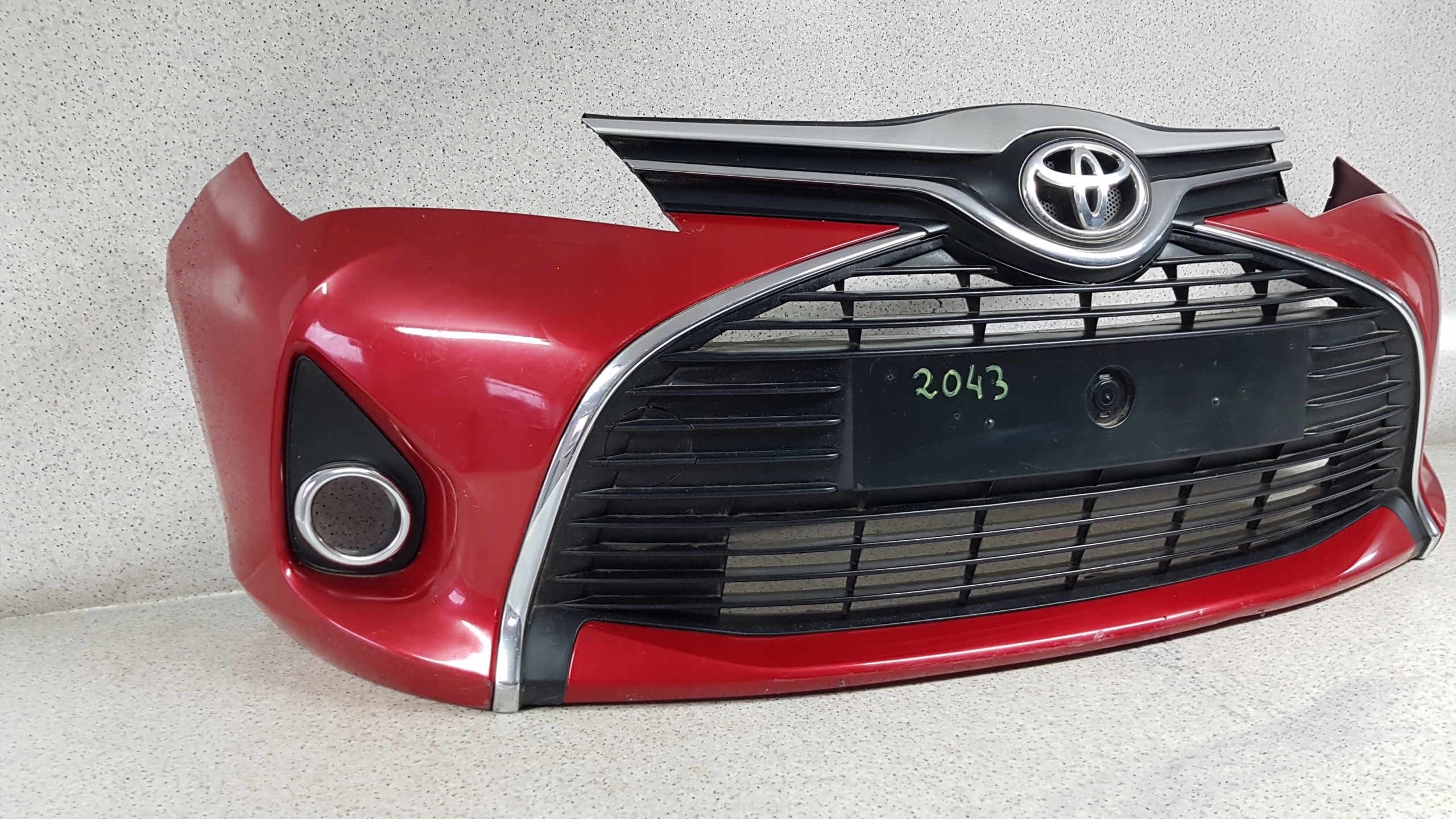 TOYOTA YARIS III 3 2014 - bumper front 2043
