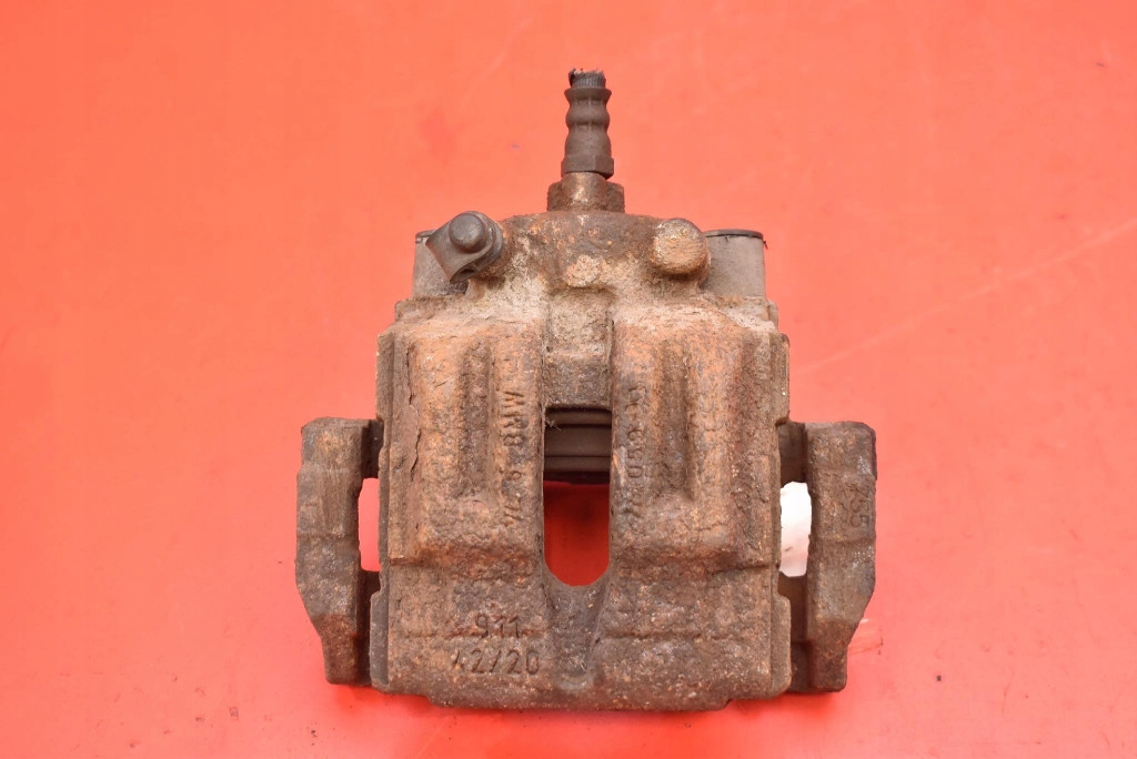 caliper brake right rear part BMW E90 E91 2.0i 143 KM 08-13
