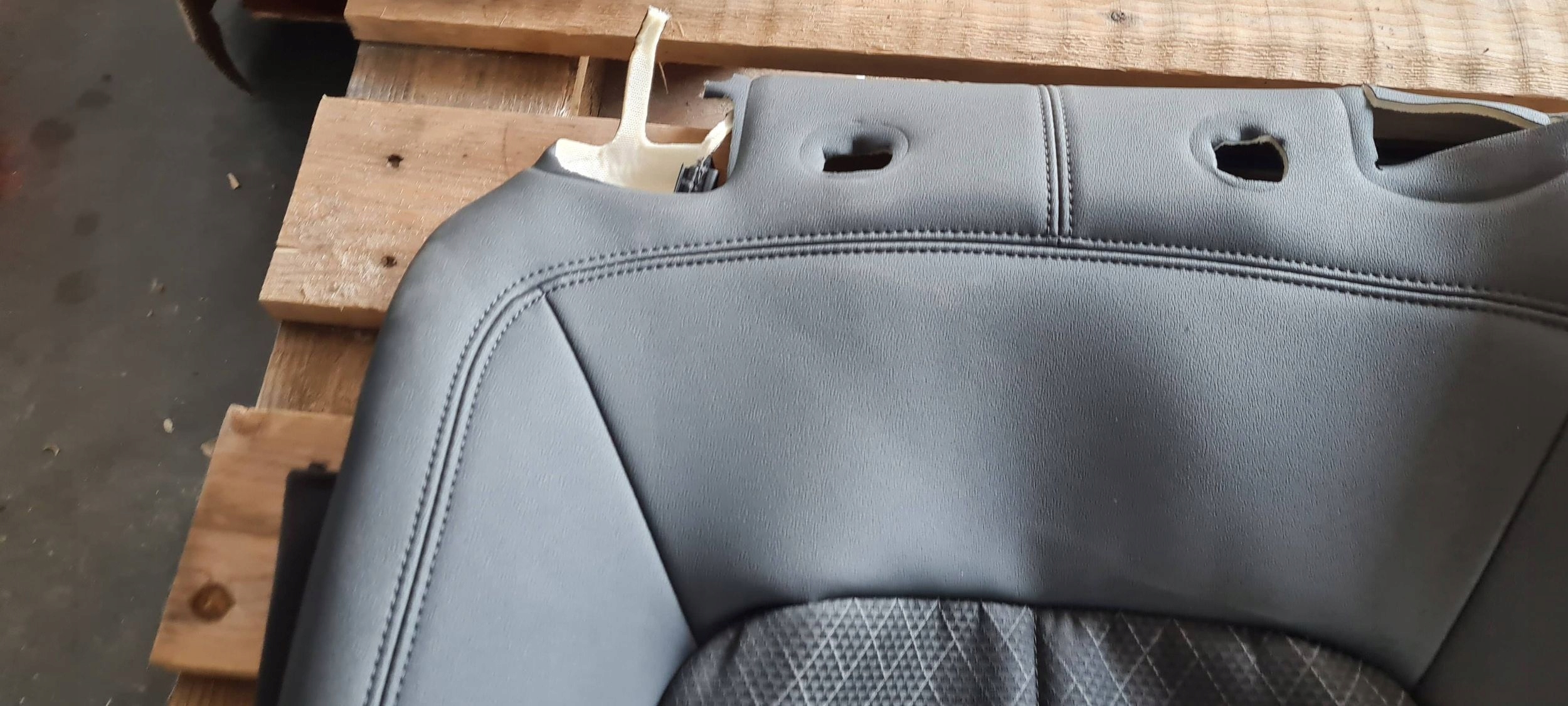 A6 C8 4K Blende Abdeckung Leder SITZ KANAPY heck hinten 4K5885806B