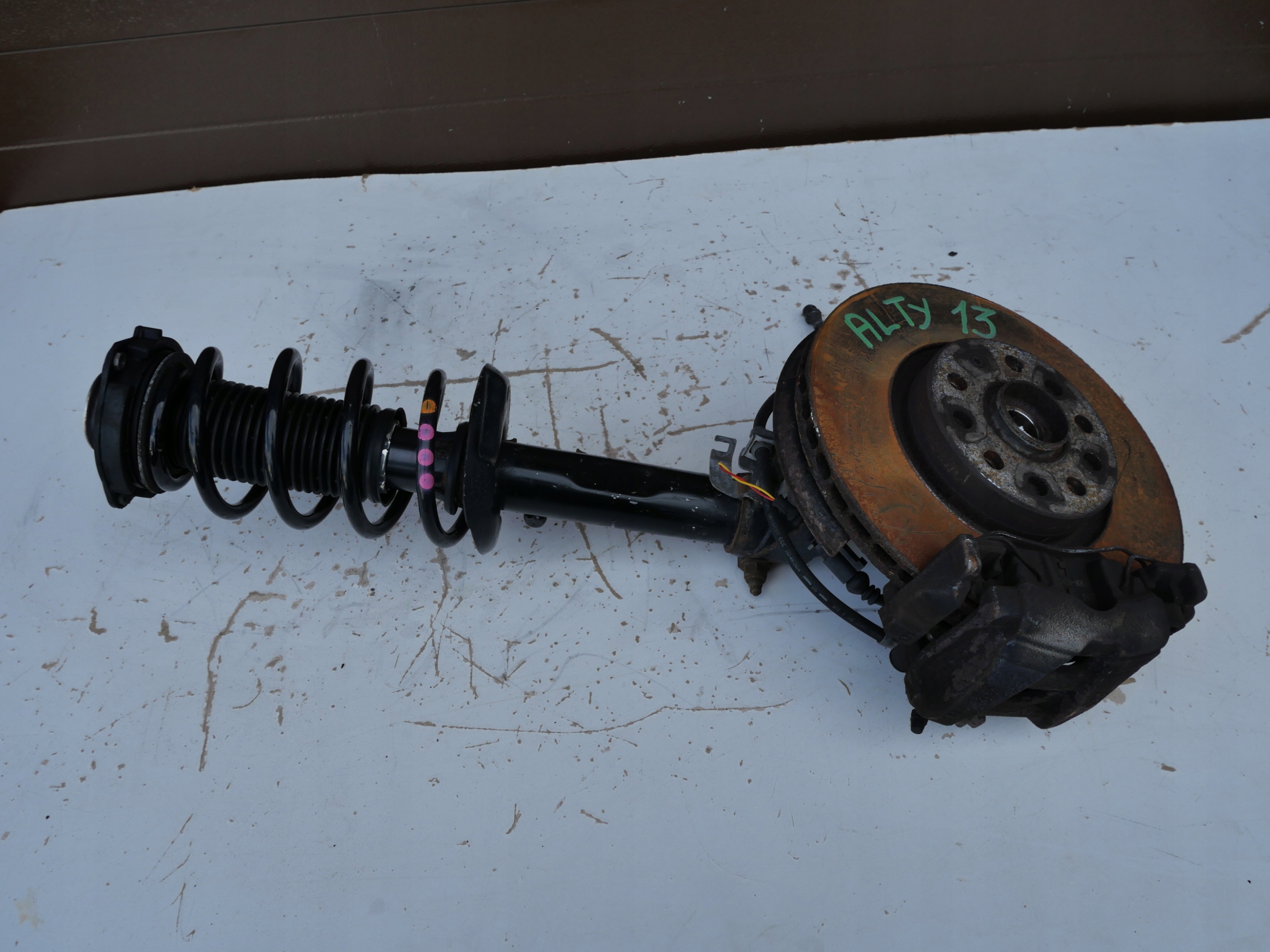 McPherson swing shock absorber VW TIGUAN 5N0412021HE