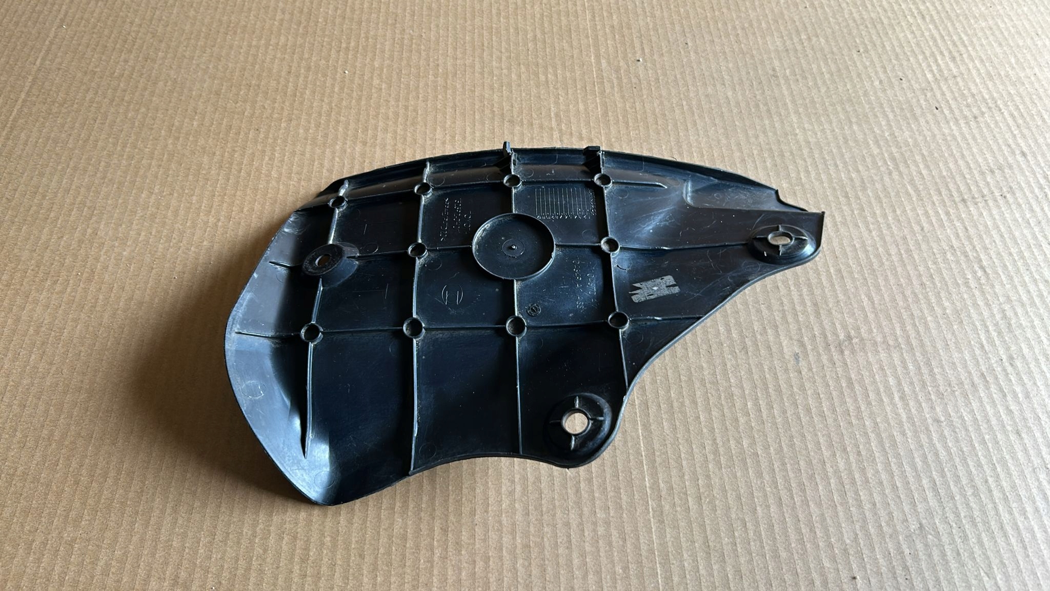 mudguard flap left left rear part rear TOYOTA AYGO II 14