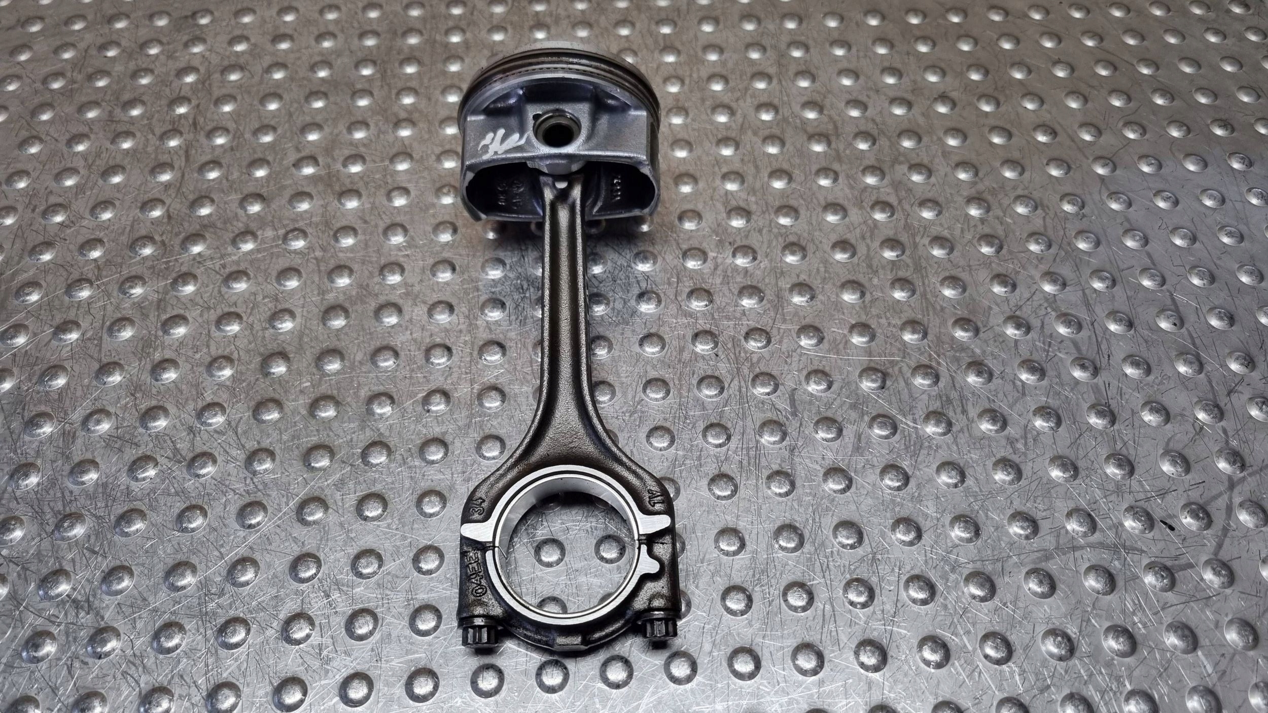 piston connecting rod 4CAE 04EE SKODA CITIGO VW UP MI 1.0 MPI CHY