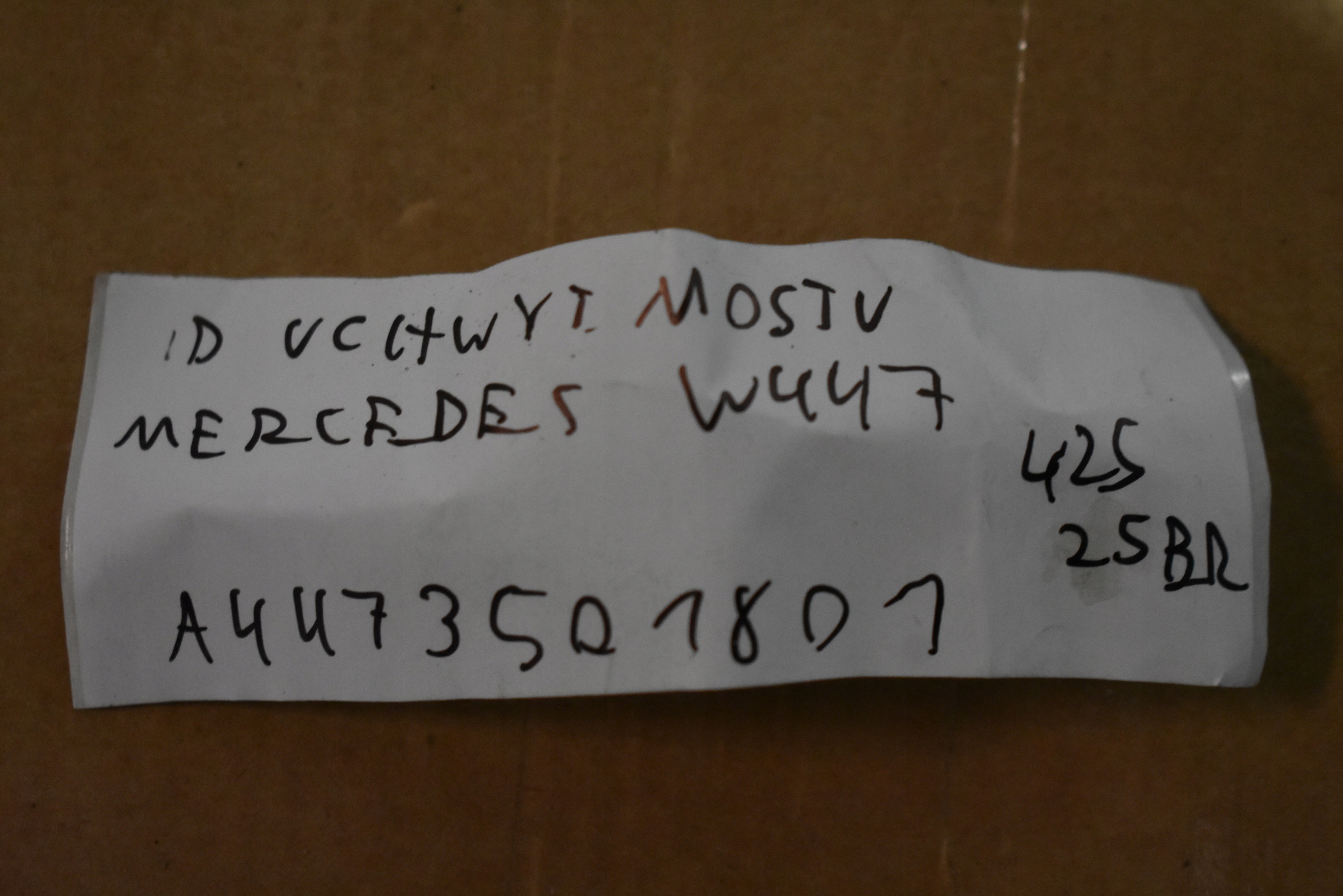 IDEALNY Halter MOSTU MERCEDES W447 1