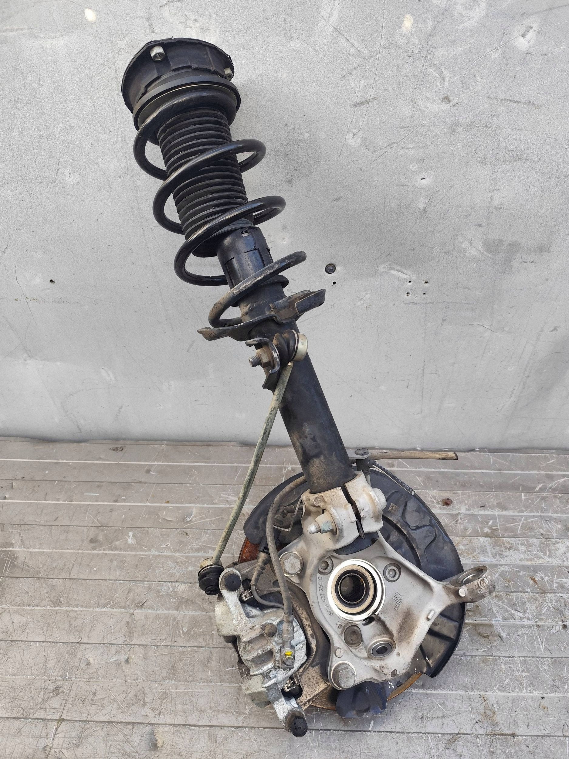 CUPRA FORMENTOR swing shock absorber front right 5WA407258C DEMONTAZ