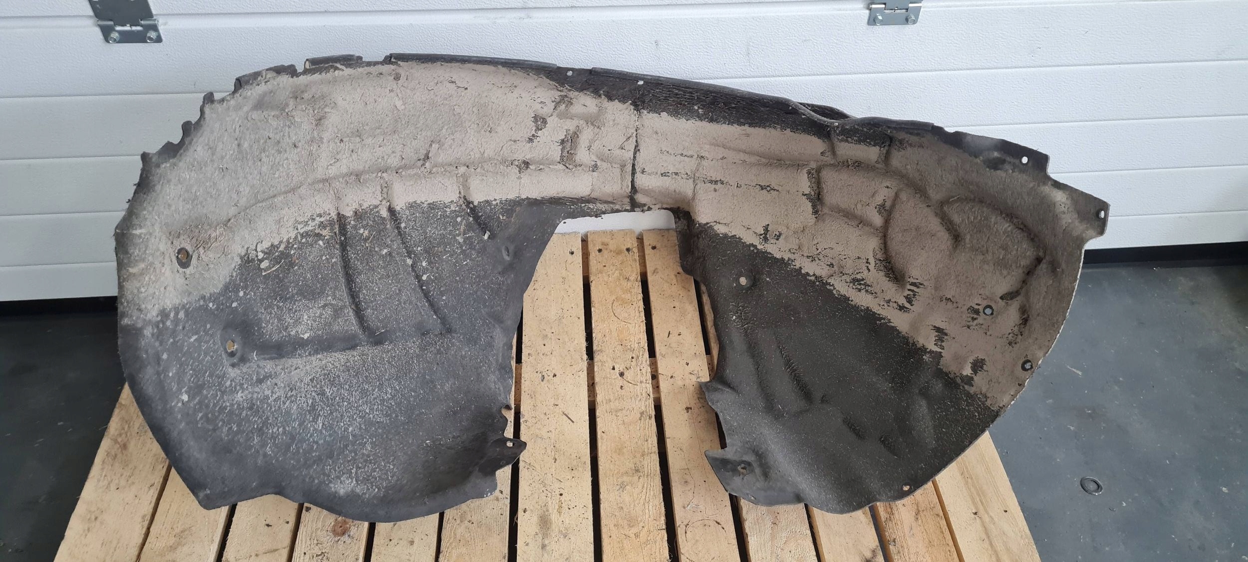 A4 B9 8W mudguard right right front front MATERIAL 8W0821172B