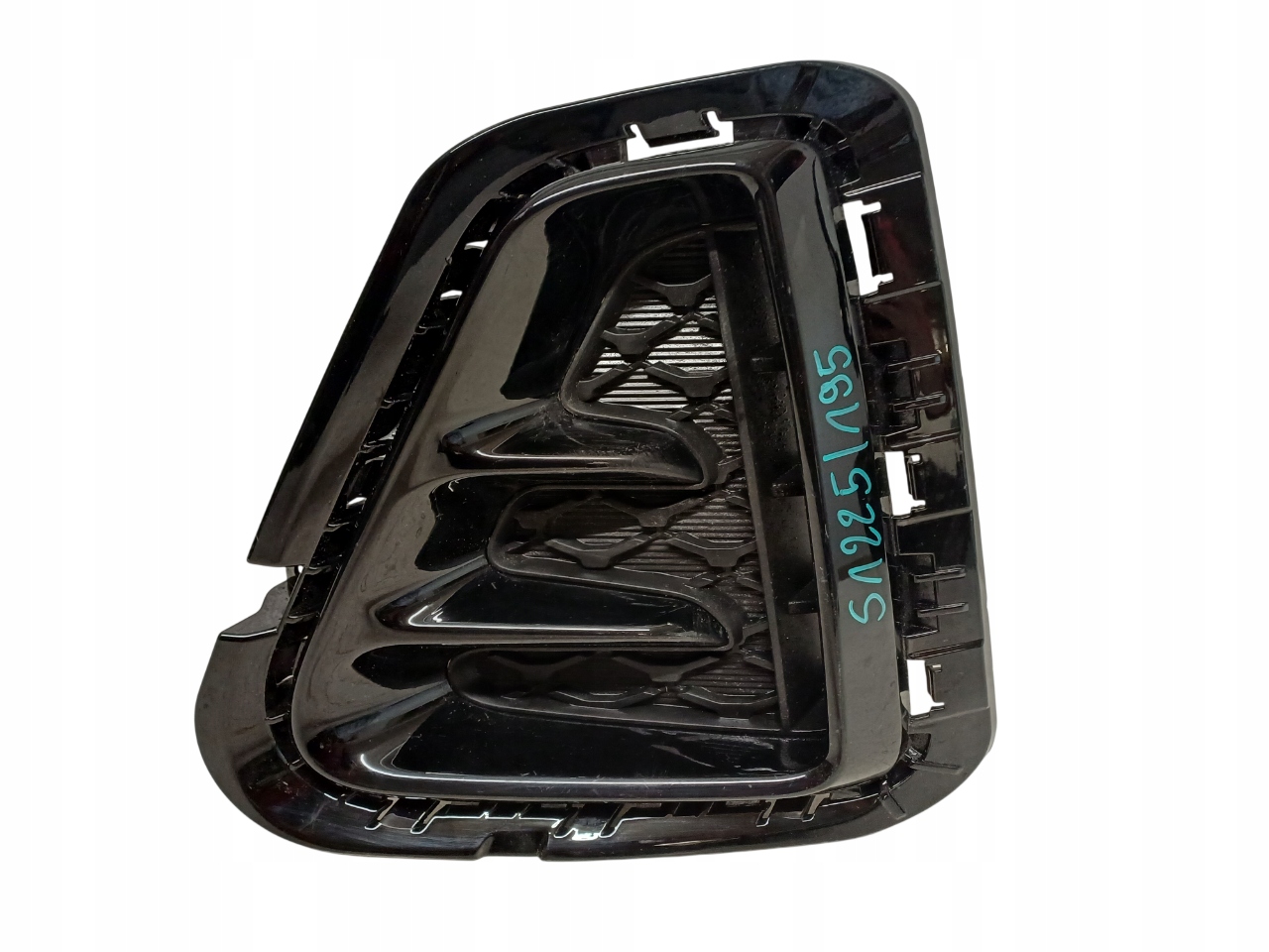 KIA STONIC GT-LINE LIFT 20- KRATKA ZDERZAKA PRAWY PRZÓD 865C4H8KA0