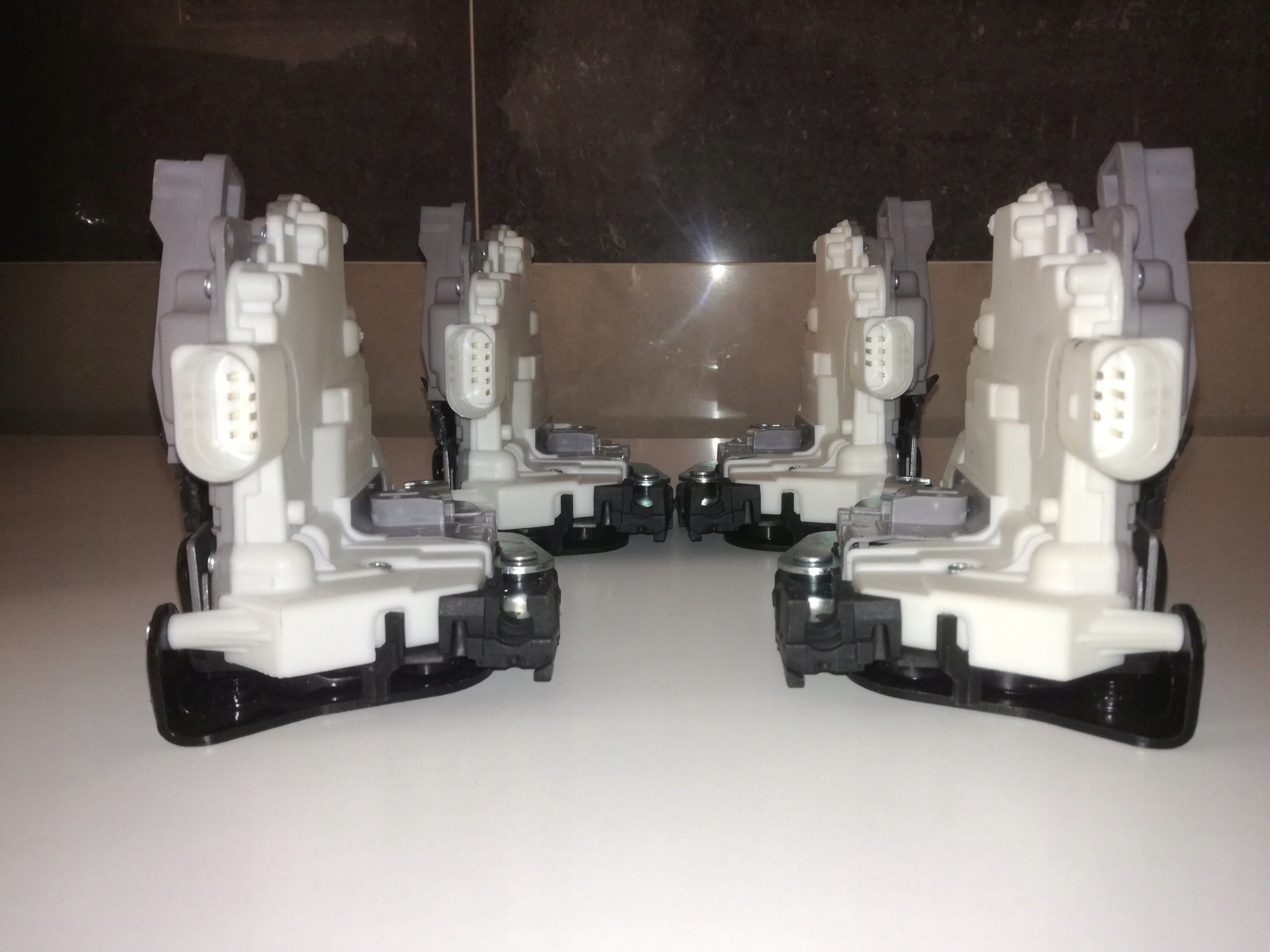 ЗАМОК ДВЕРИ СЛЕВА СПЕРЕДИ LEON ALTEA 1P1837015