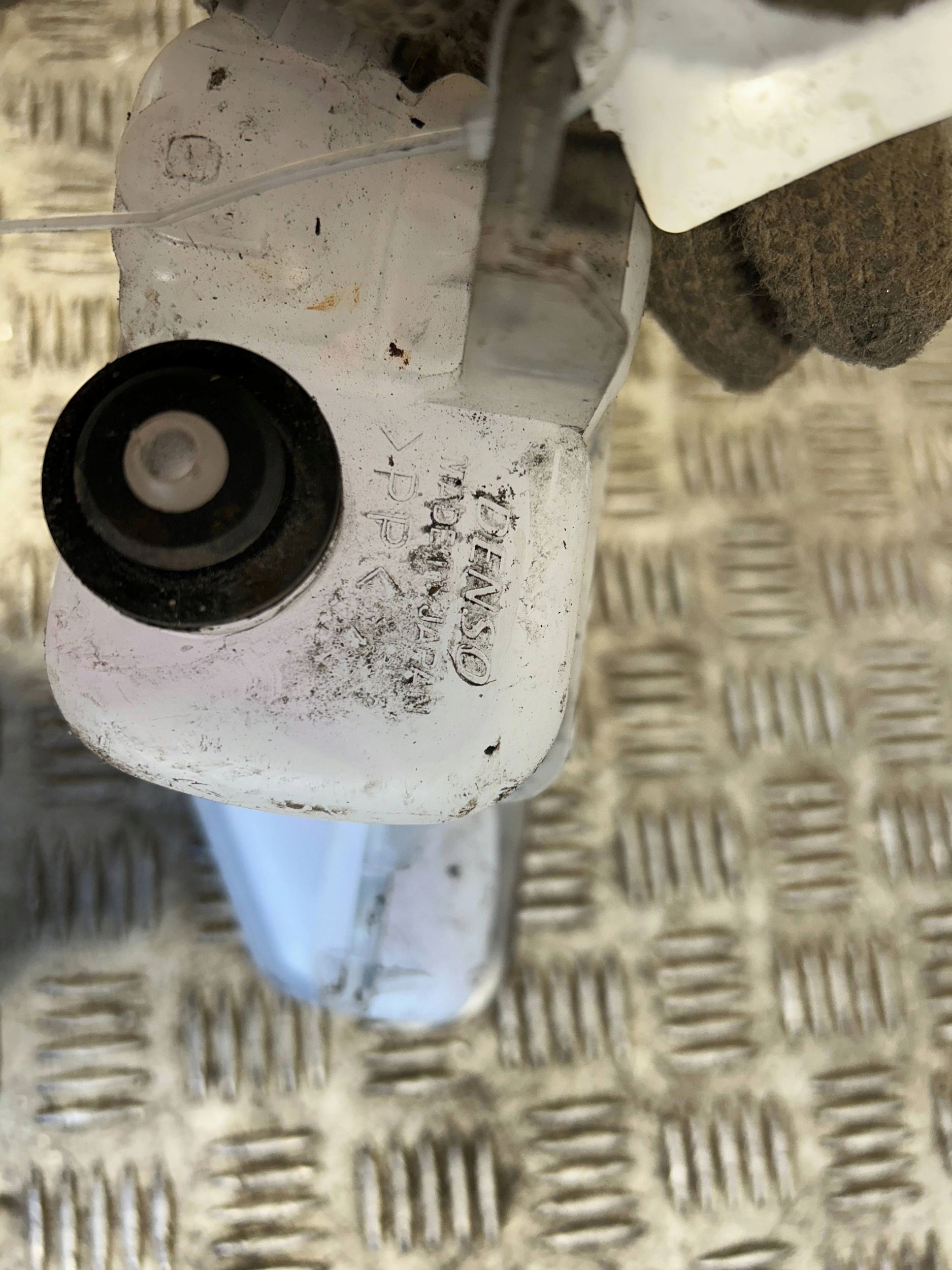 lexus RX V бачок расширительный