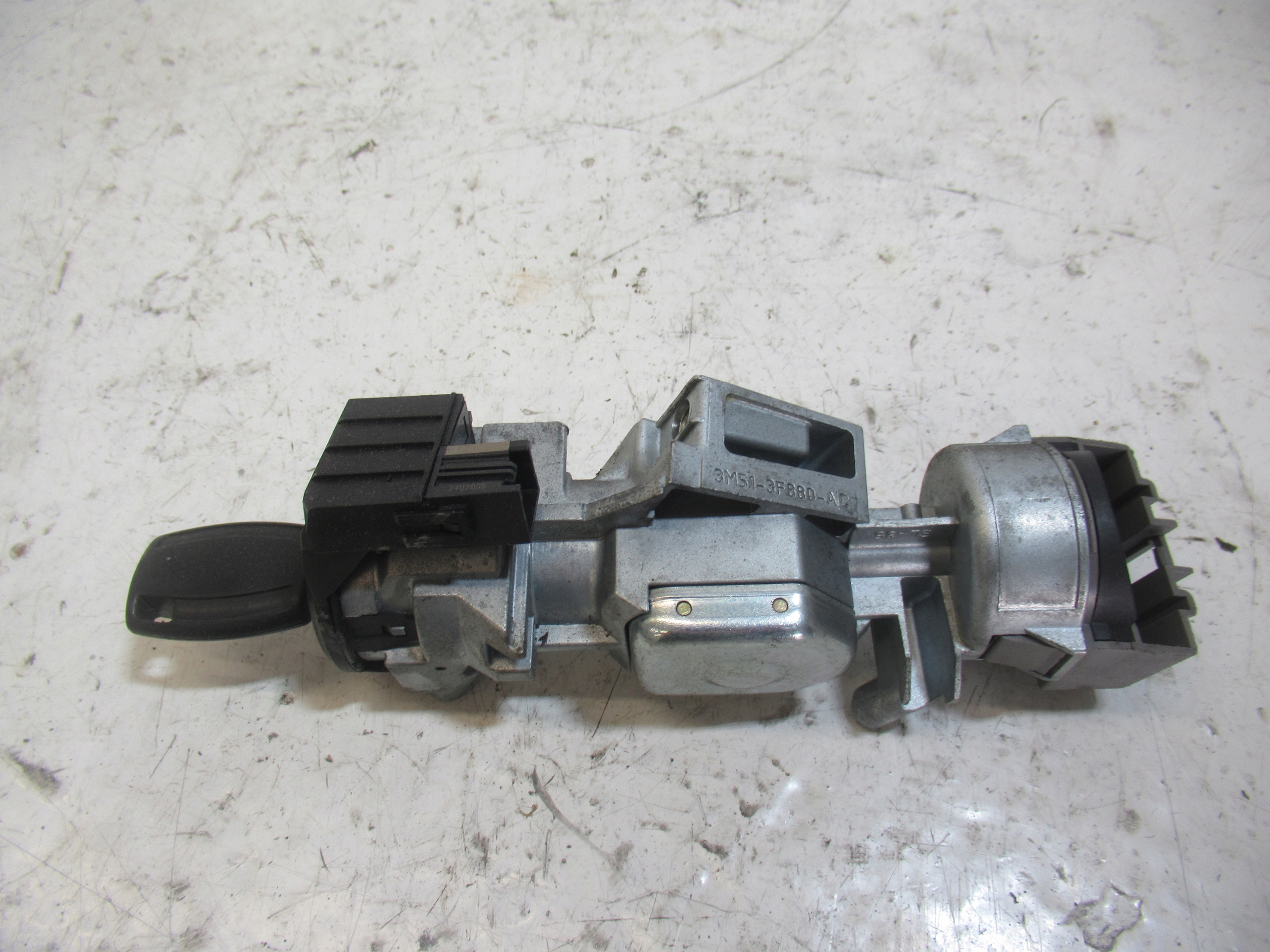 ignition Z KLUCZYKIEM FORD FOCUS MK2 3M51-3F880-AC