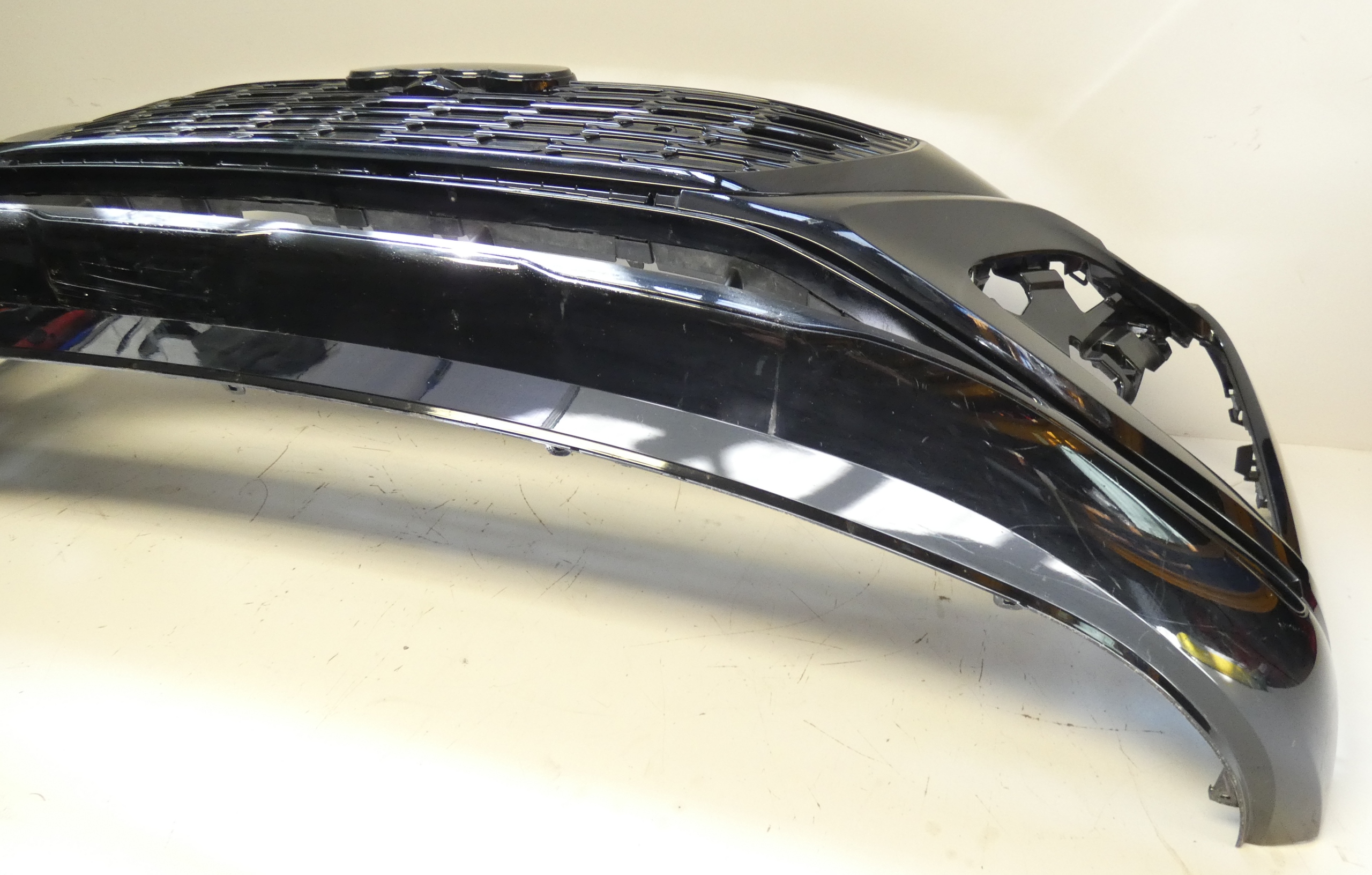 AUDI Q8 E-TRON FL S-LINE 4KE807725 POD 6 PDC SPRYSKI ZDERZAK PRZÓD PRZEDNI Numer katalogowy oryginału 4KE807725