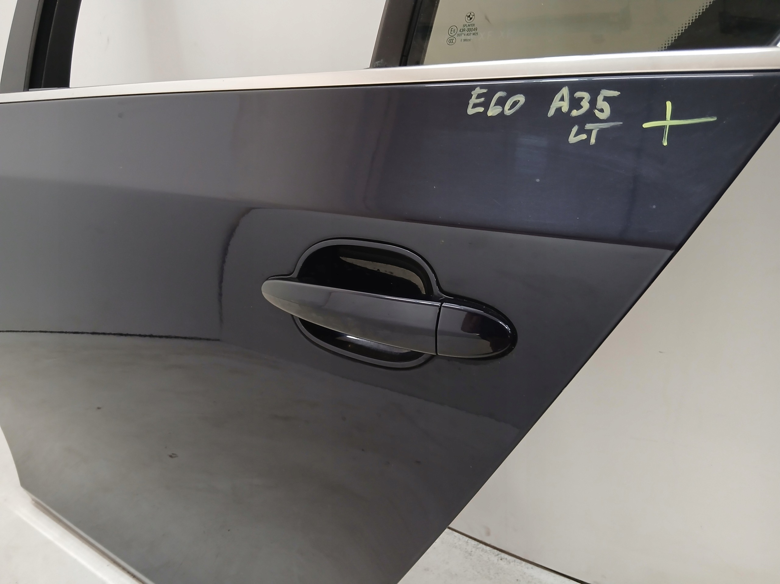door left rear. BMW E60 MONACOBLAU A35/5 BAV