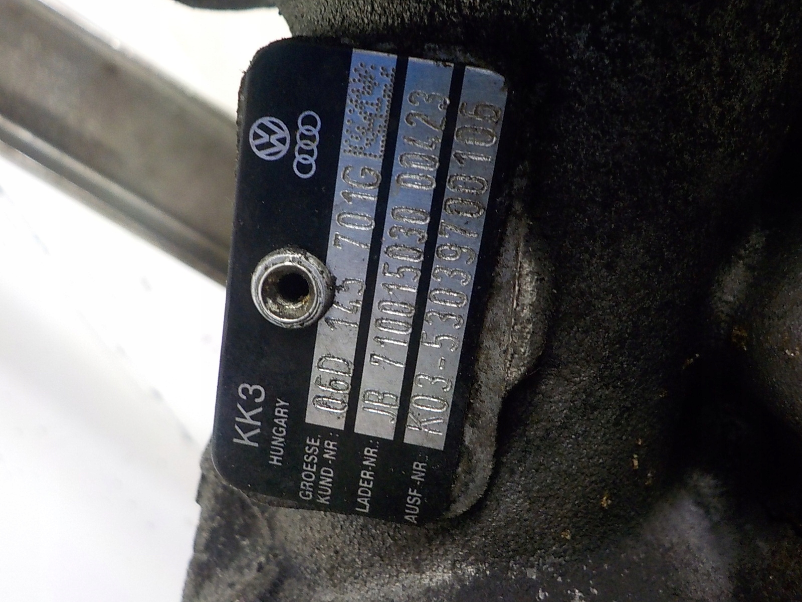 AUDI A4 B7 2.0 TFSI turbo TURBINA 06D145701G