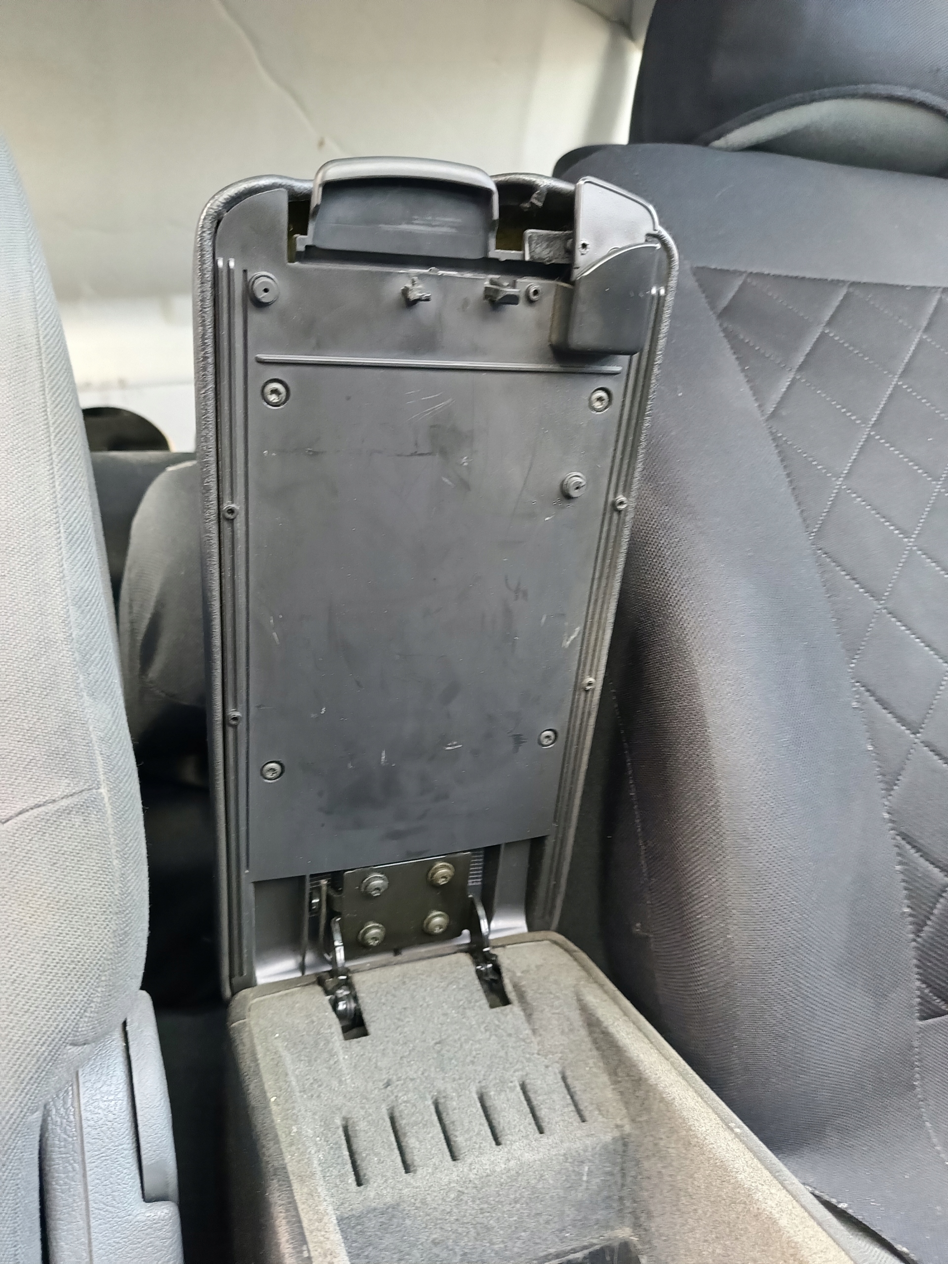 PEUGEOT 407 SW 04-10 armrest TUNEL central