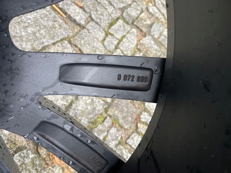 BMW G05 X6 G06 INDIVIDUAL FELGA ALUMINIOWA 9,5X22 Rozstaw śrub 5x120