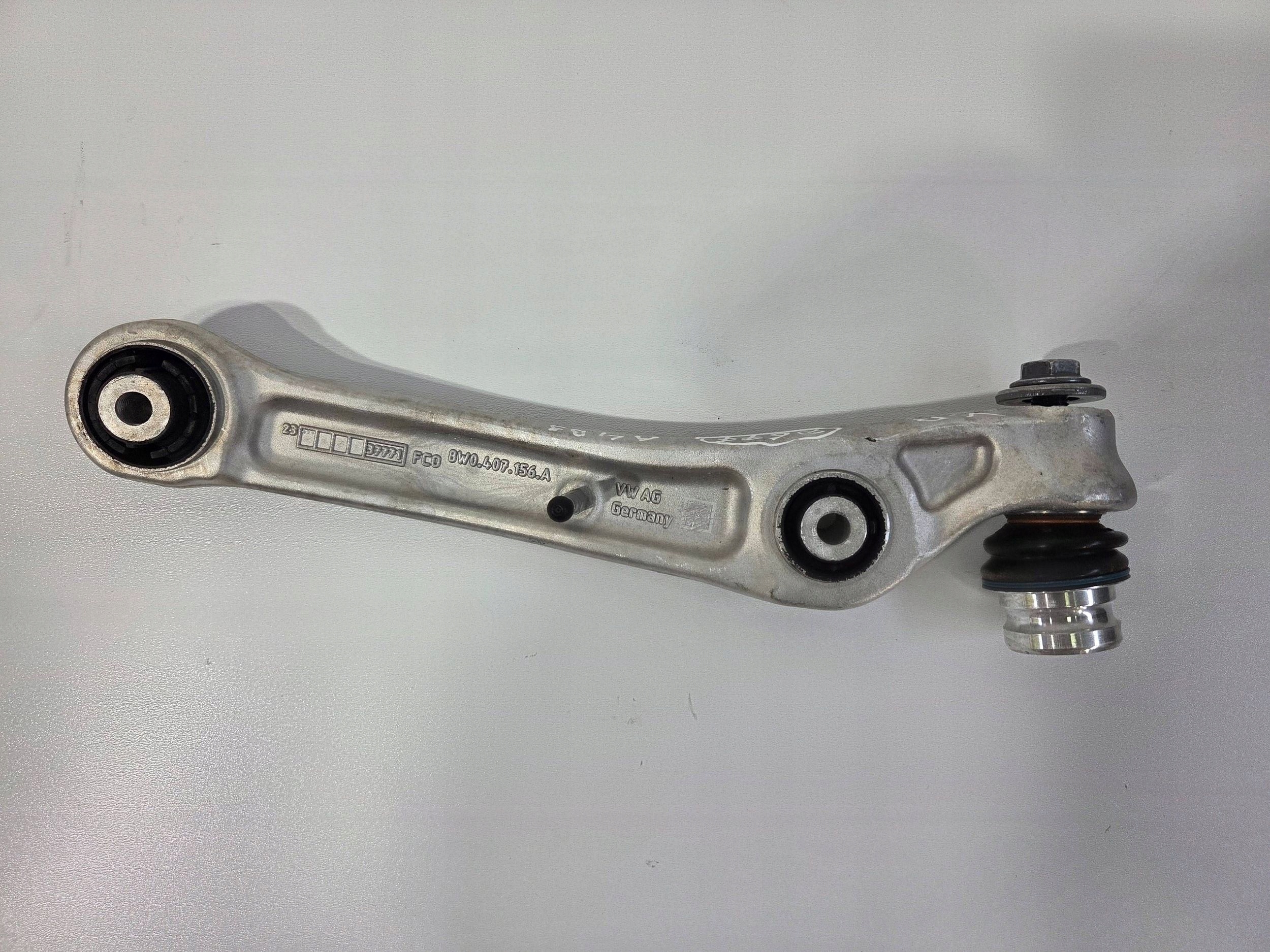 Audi A4 S4 B9 , A5 8W arm front right 8W0407156A (Q677)