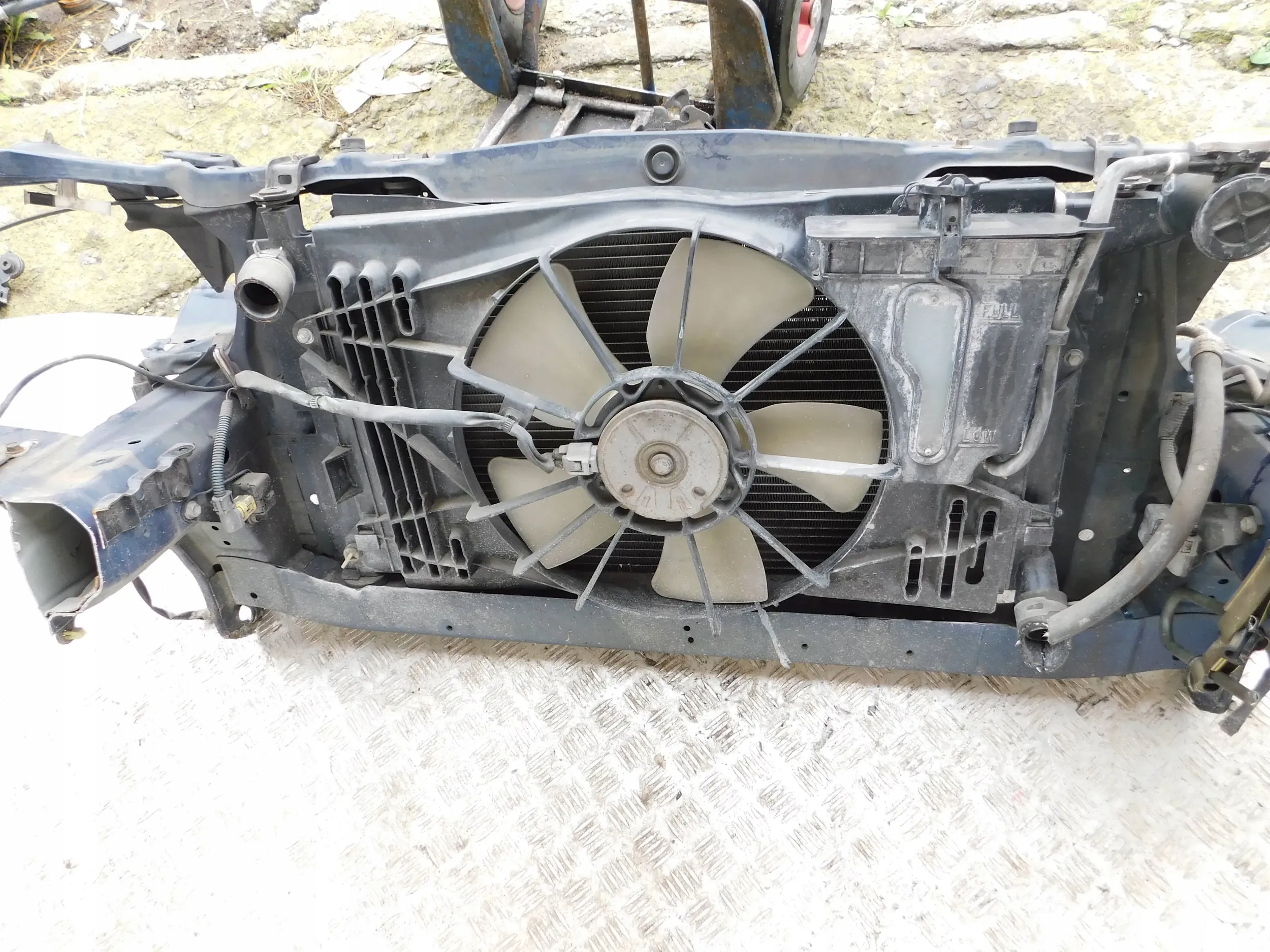 support panel for radiators sider radiator TOYOTA COROLLA VERSO 01-04