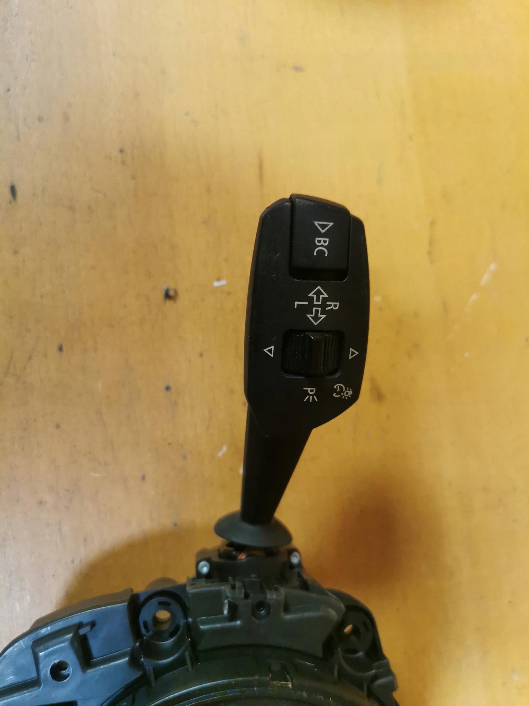 Commodo essuie glace BMW SERIA 3 E90 E91 9123032