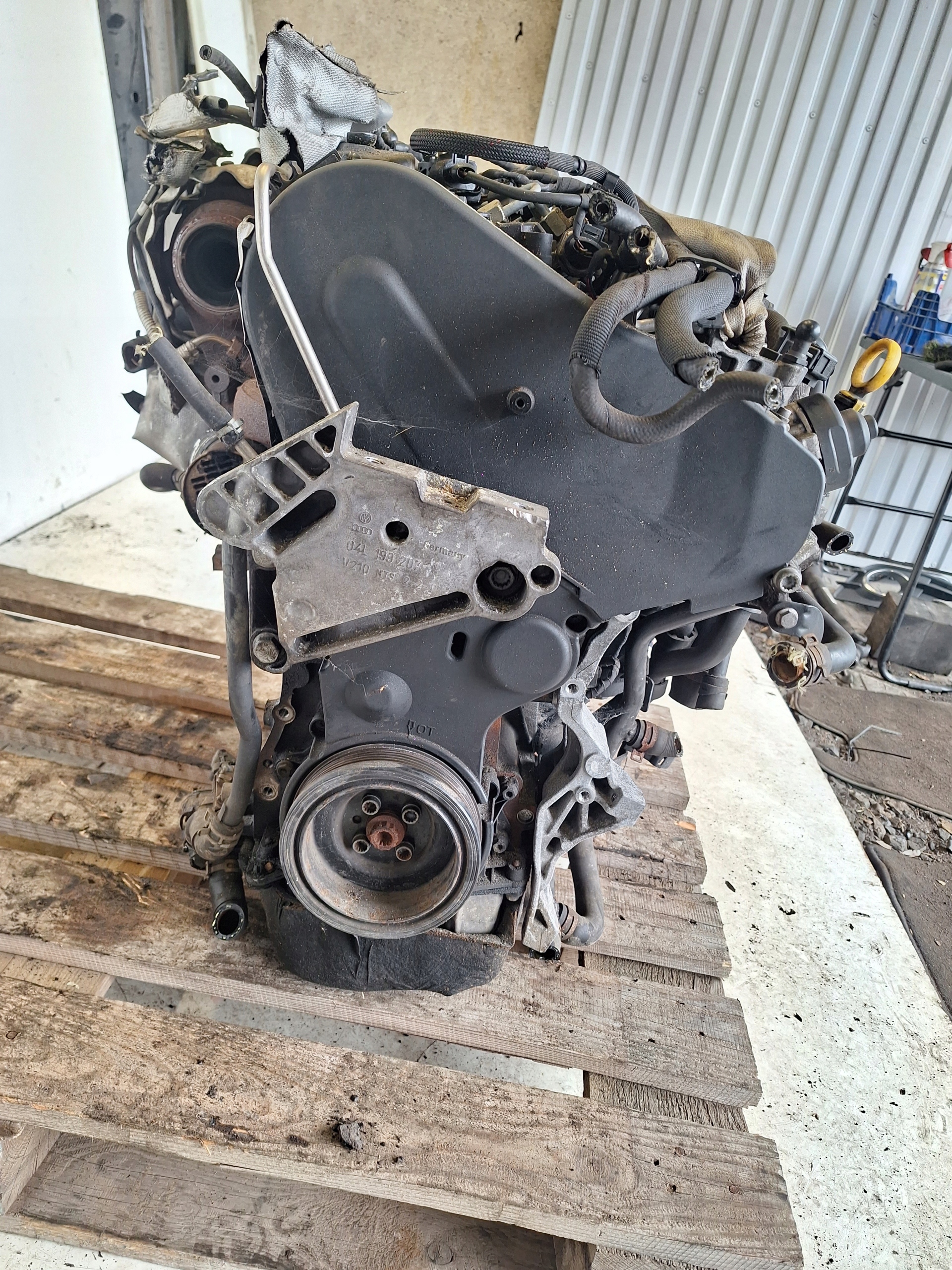 AUDI A3 8V 12-18 engine 1.6 TDI CLH