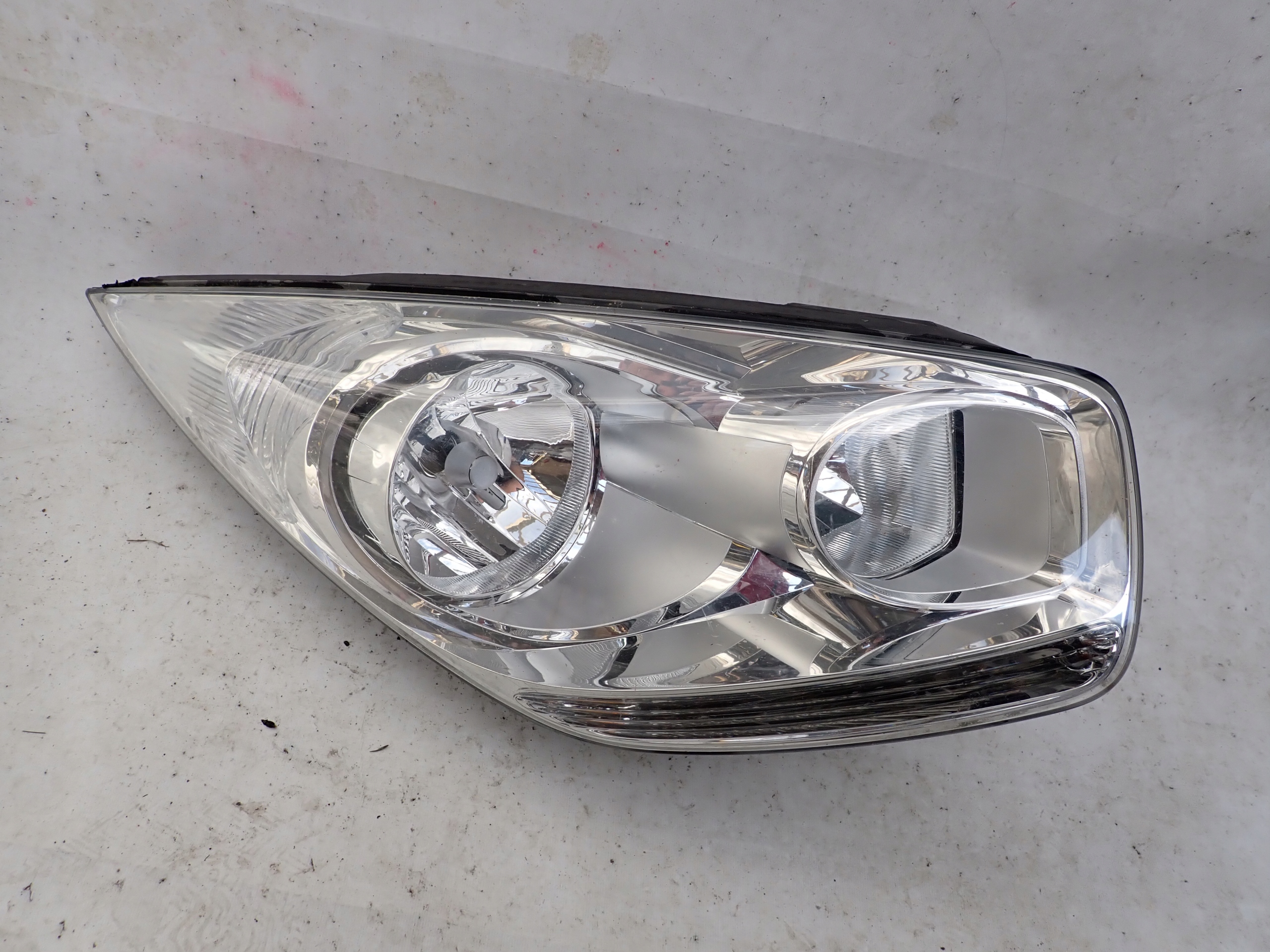 KIA VENGA 09-19 light front front right 92102-1P000